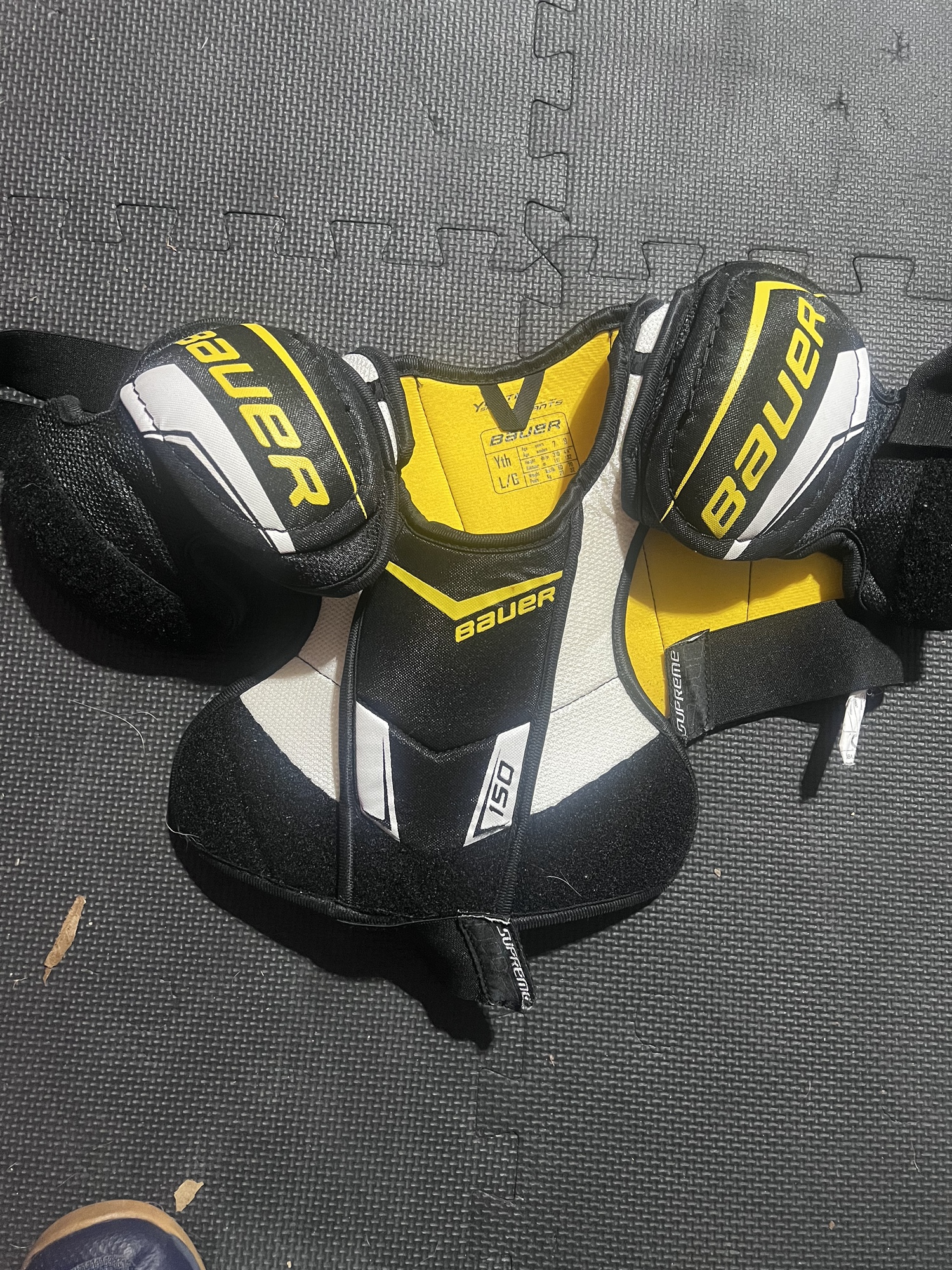 Used Large Bauer Supreme 150 Shoulder Pads SidelineSwap