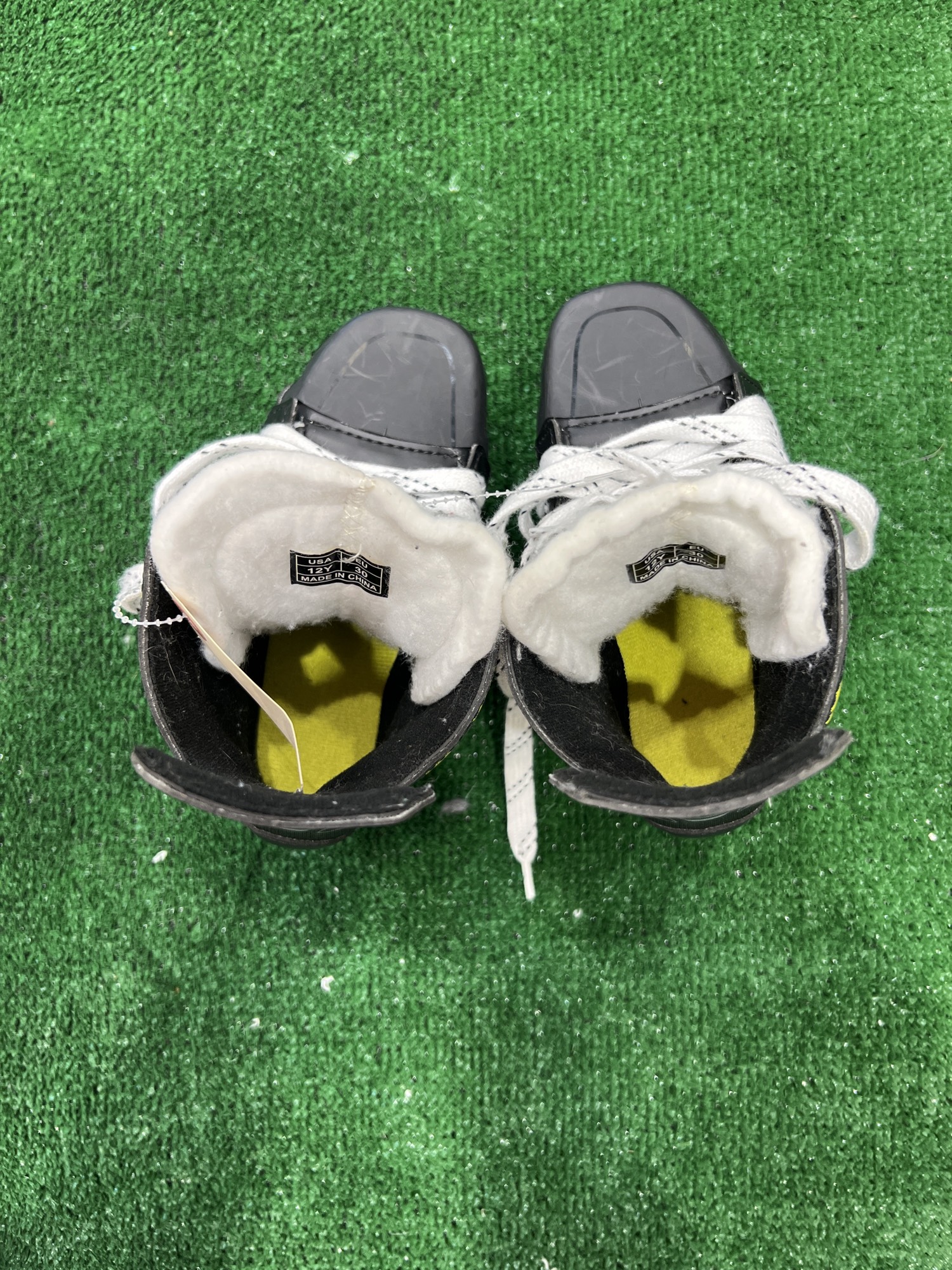 Youth Used CCM Tacks 1092 Hockey Skates D&R (Regular) 12.0 SidelineSwap