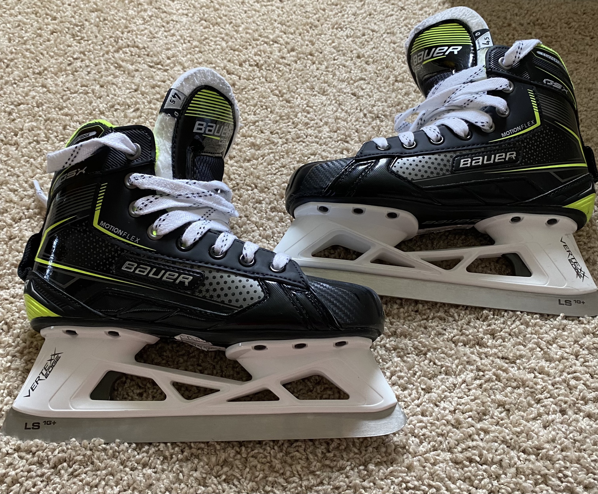 Intermediate Bauer Regular Width Size 4.5 GSX Hockey Goalie Skates