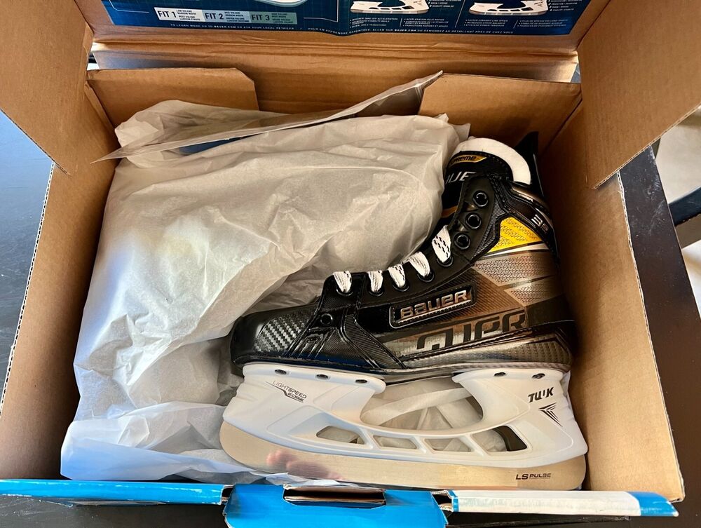 BAUER SUPREME 3S PRO HOCKEY SKATES INTERMEDIATE SIZE 4.5 FIT 1 NEW IN