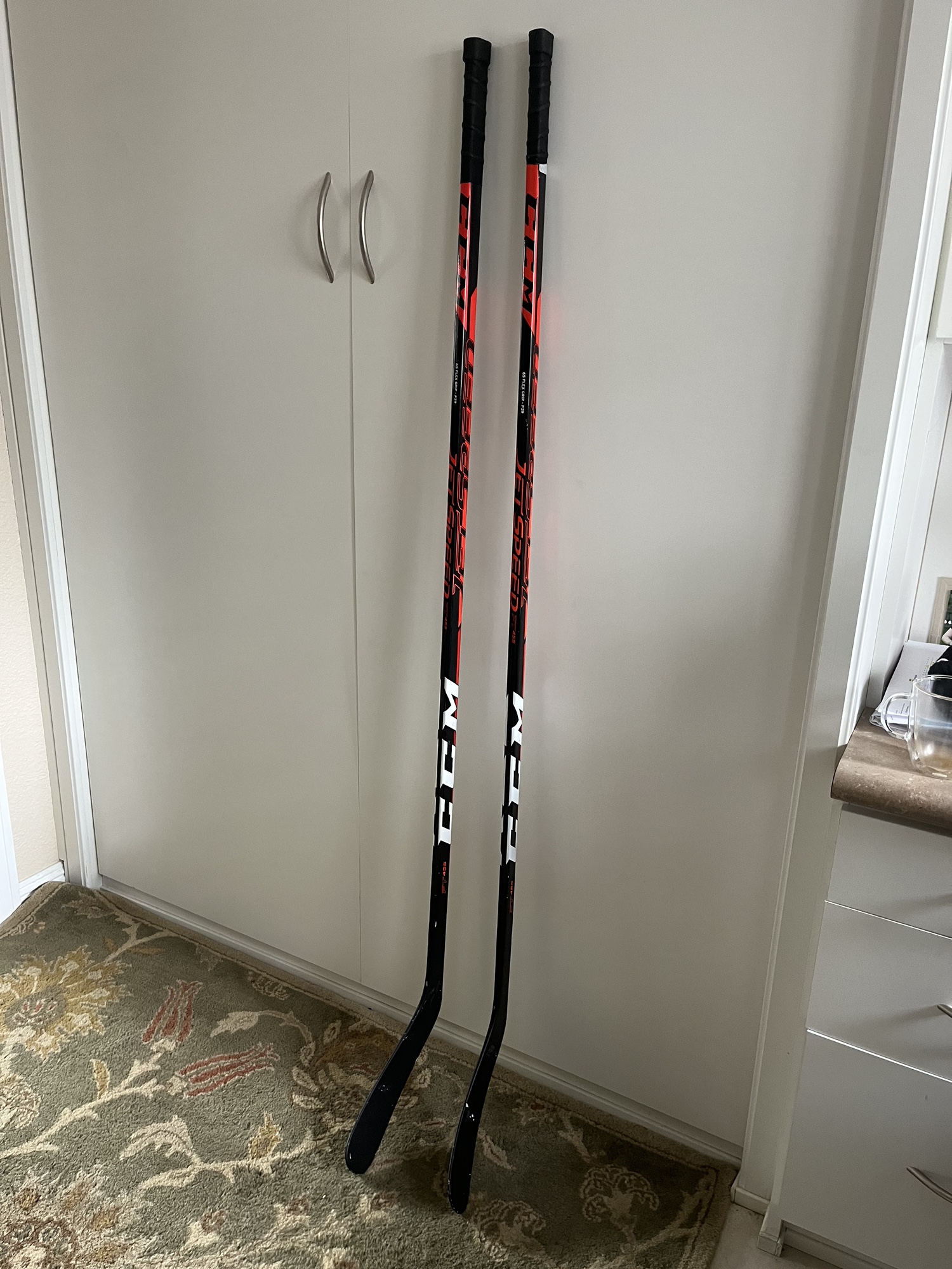 CCM JetSpeed FT455 Intermediate Stick SidelineSwap