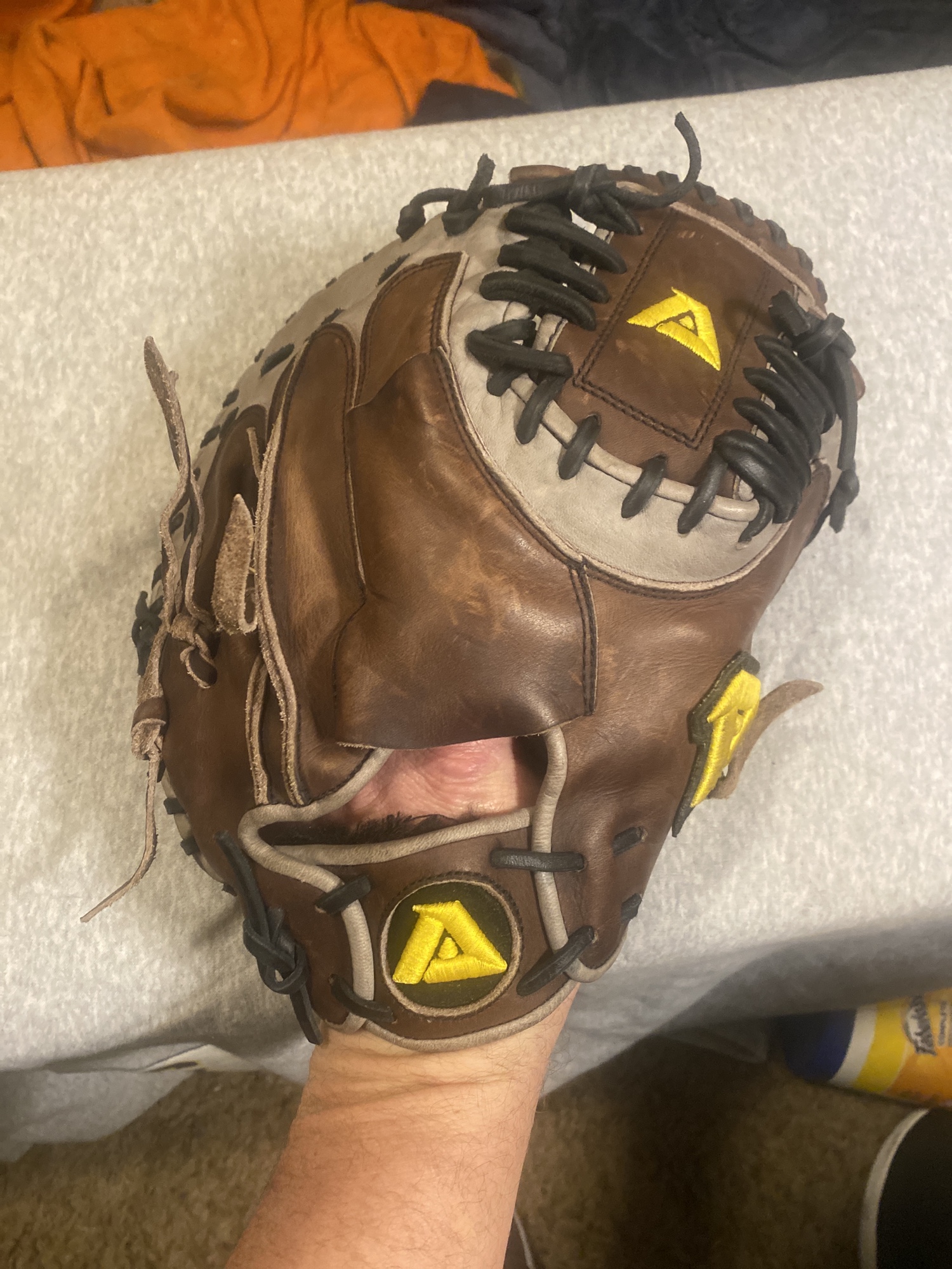 Akadema Catchers Mitt 33” Custom APM Brown SidelineSwap
