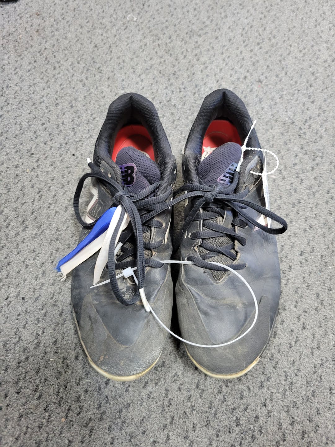 Used New Balance Metal Cleats Senior 7 Baseball And Softball Cleats