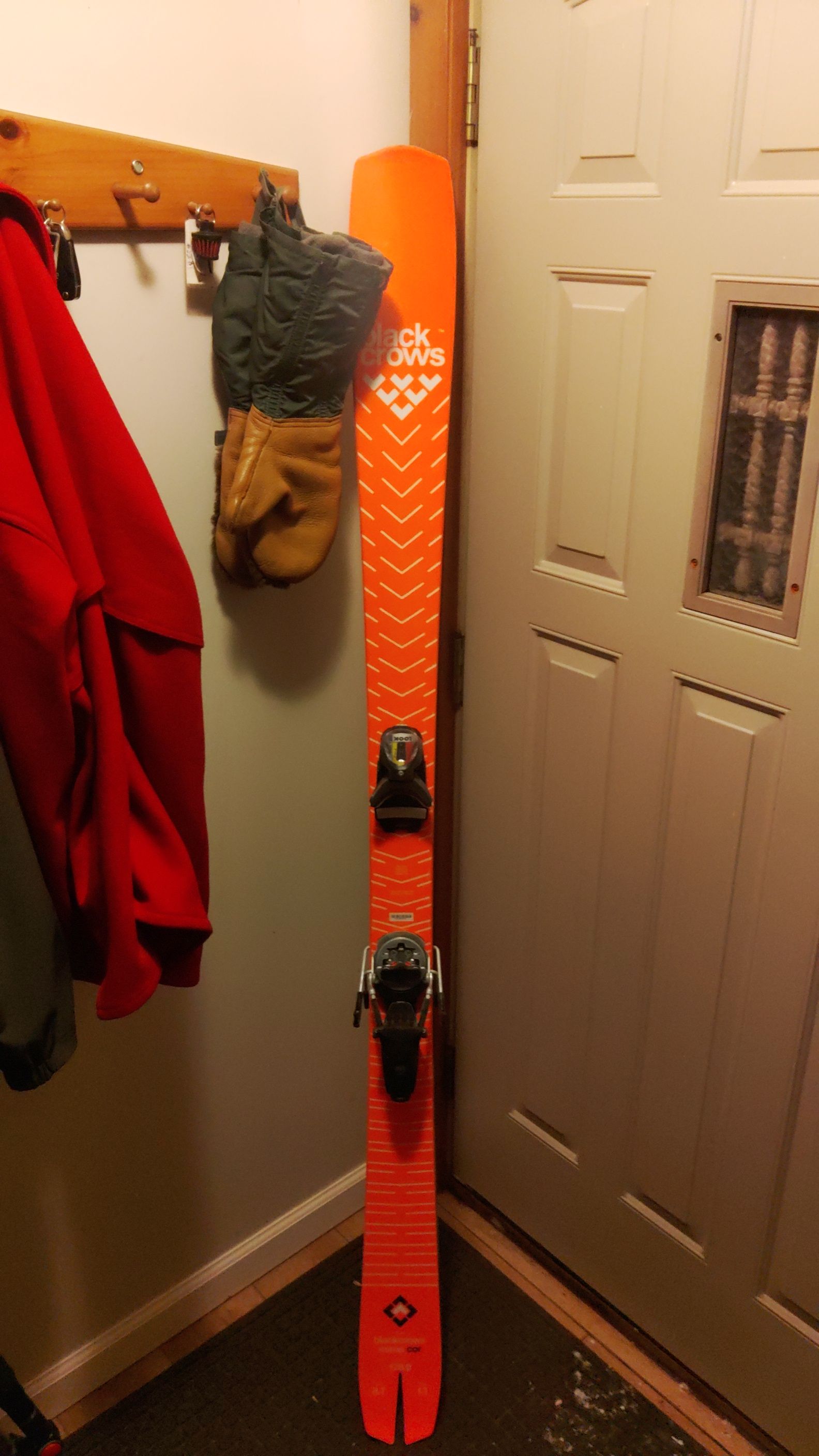 Black Crows Mirus Cor Skis with Look Pivot 12 Bindings SidelineSwap