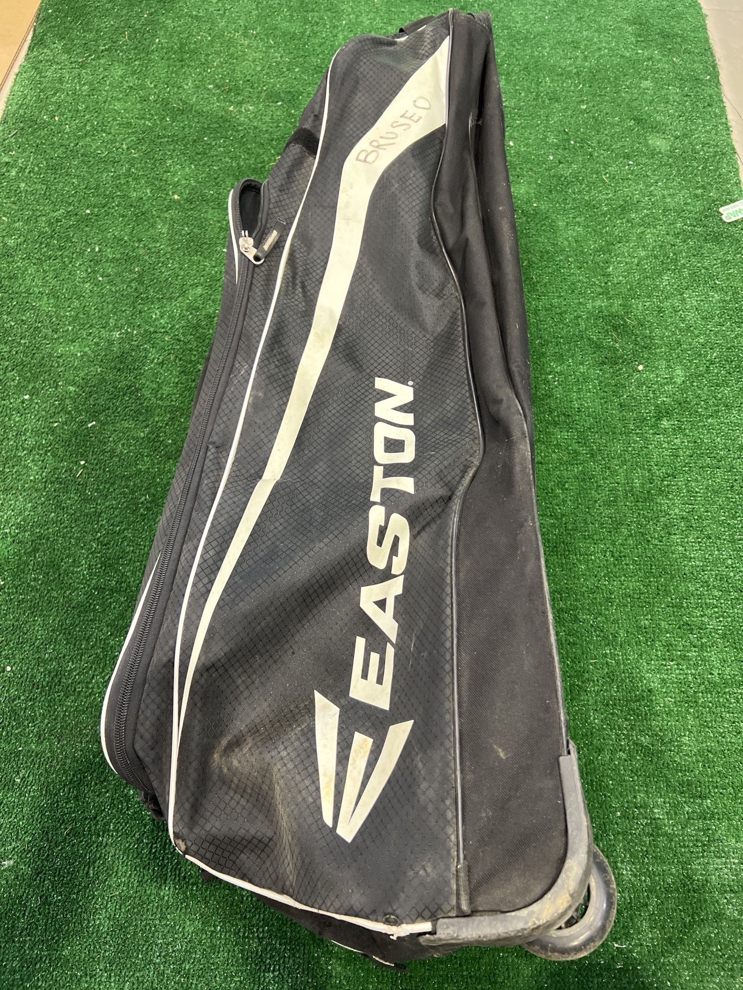 Easton Baseball/softball Equipment Bag With Wheels SidelineSwap
