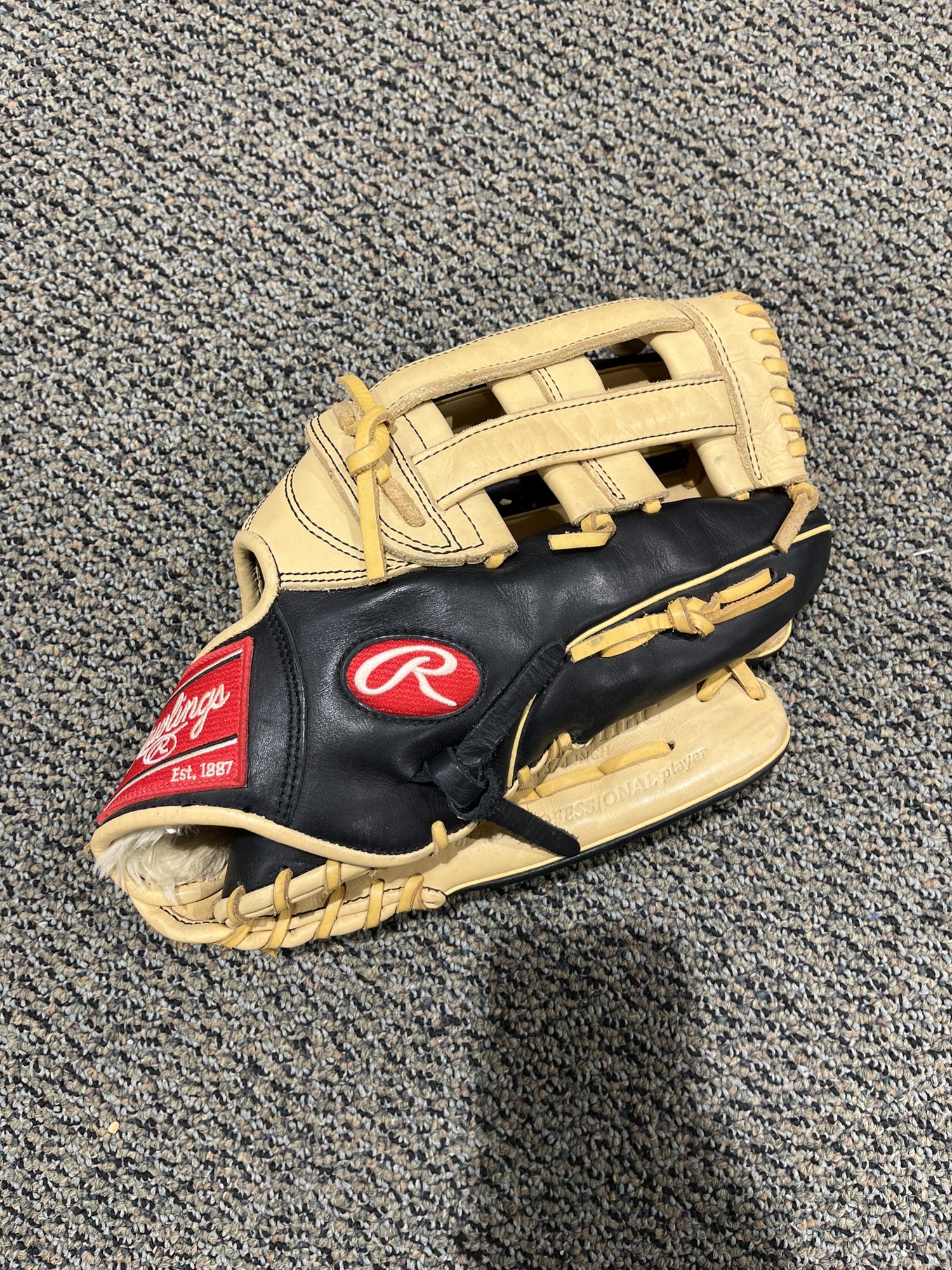 Used Rawlings Gold Glove Elite Right Hand Throw Outfield Baseball Glove