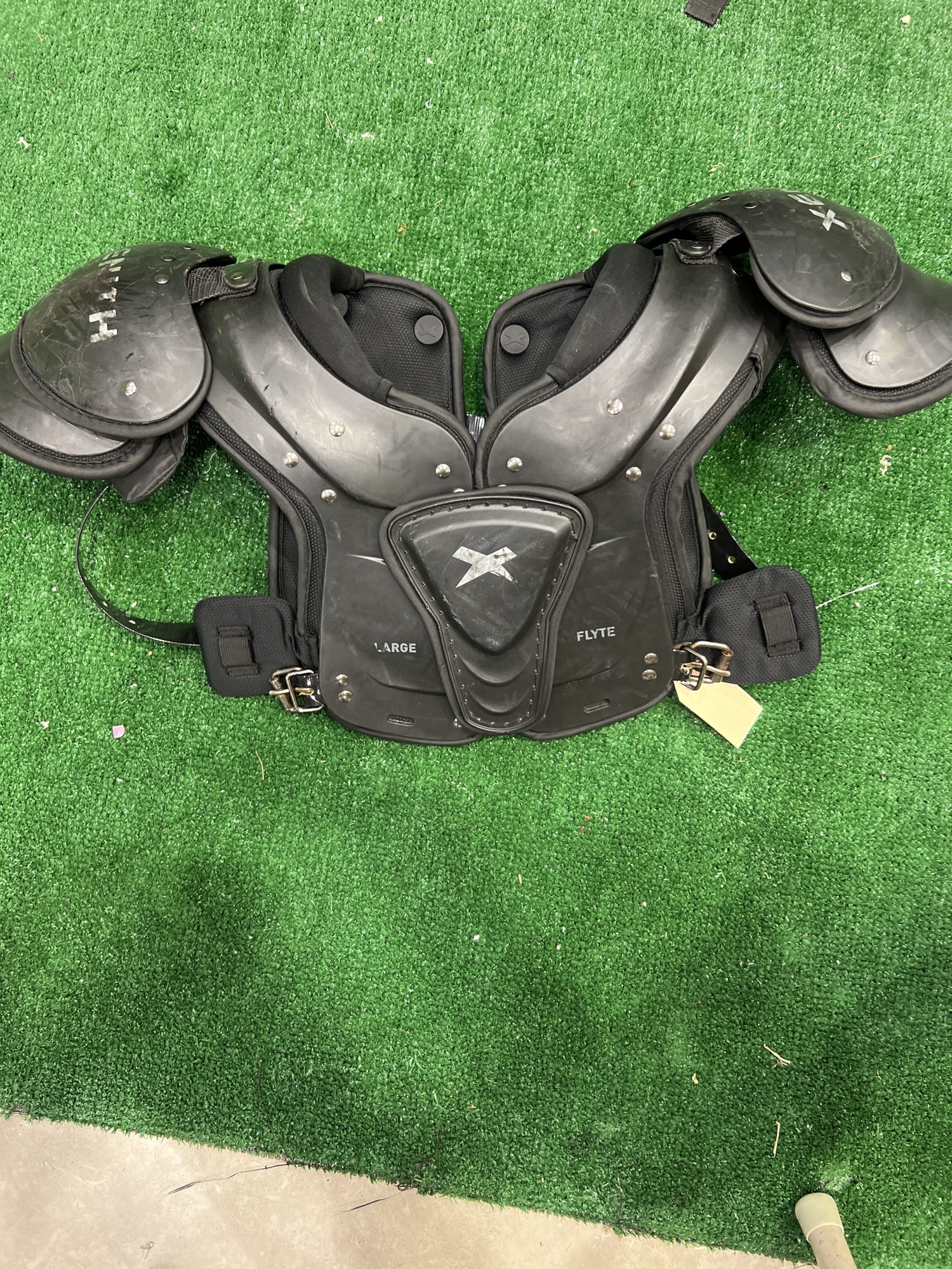 Large Xenith Flyte Shoulder Pads SidelineSwap