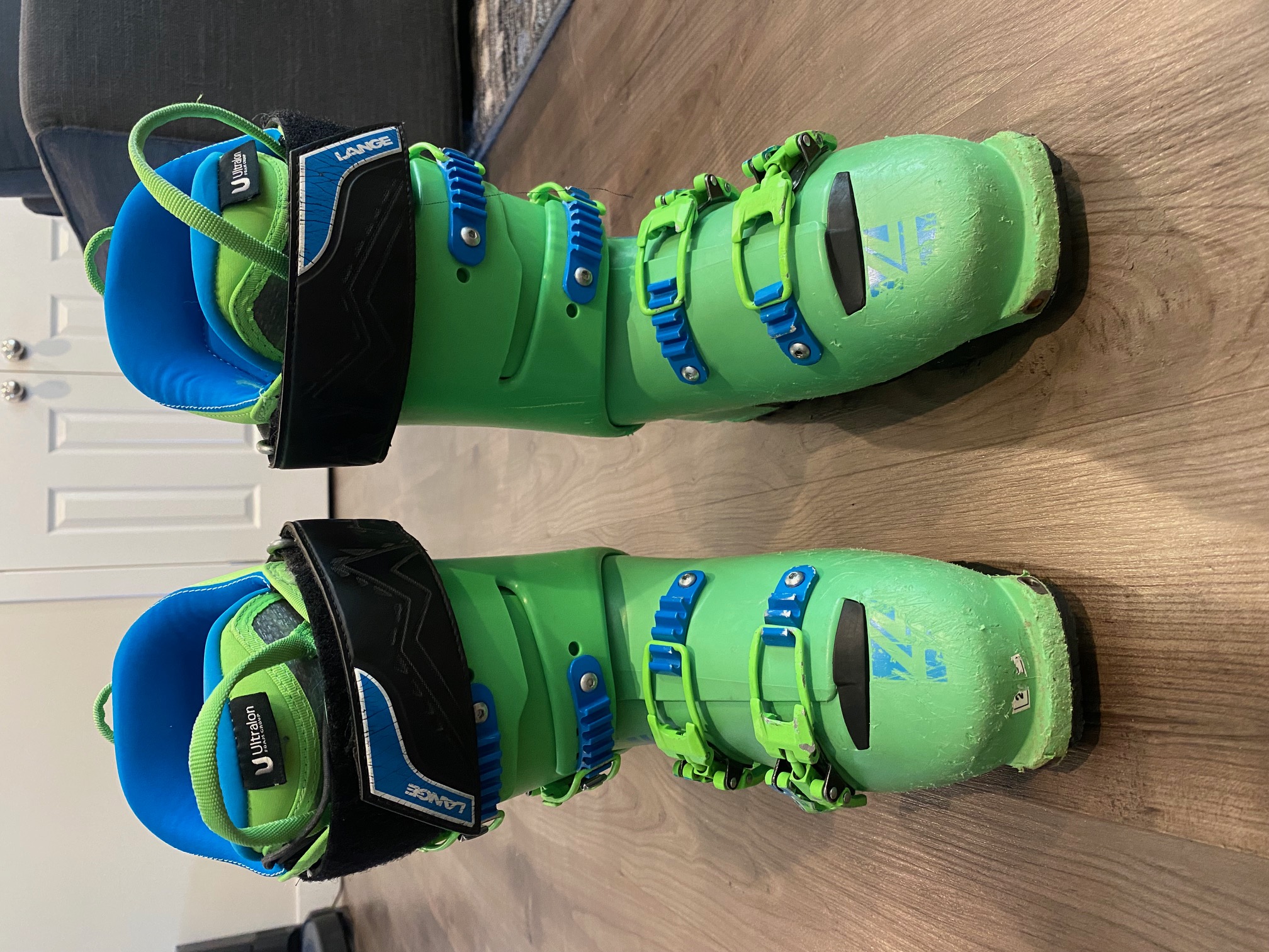 Men's Used Lange XT3 130 24.5 LV Ski Boots BRAND NEW LINERS SidelineSwap