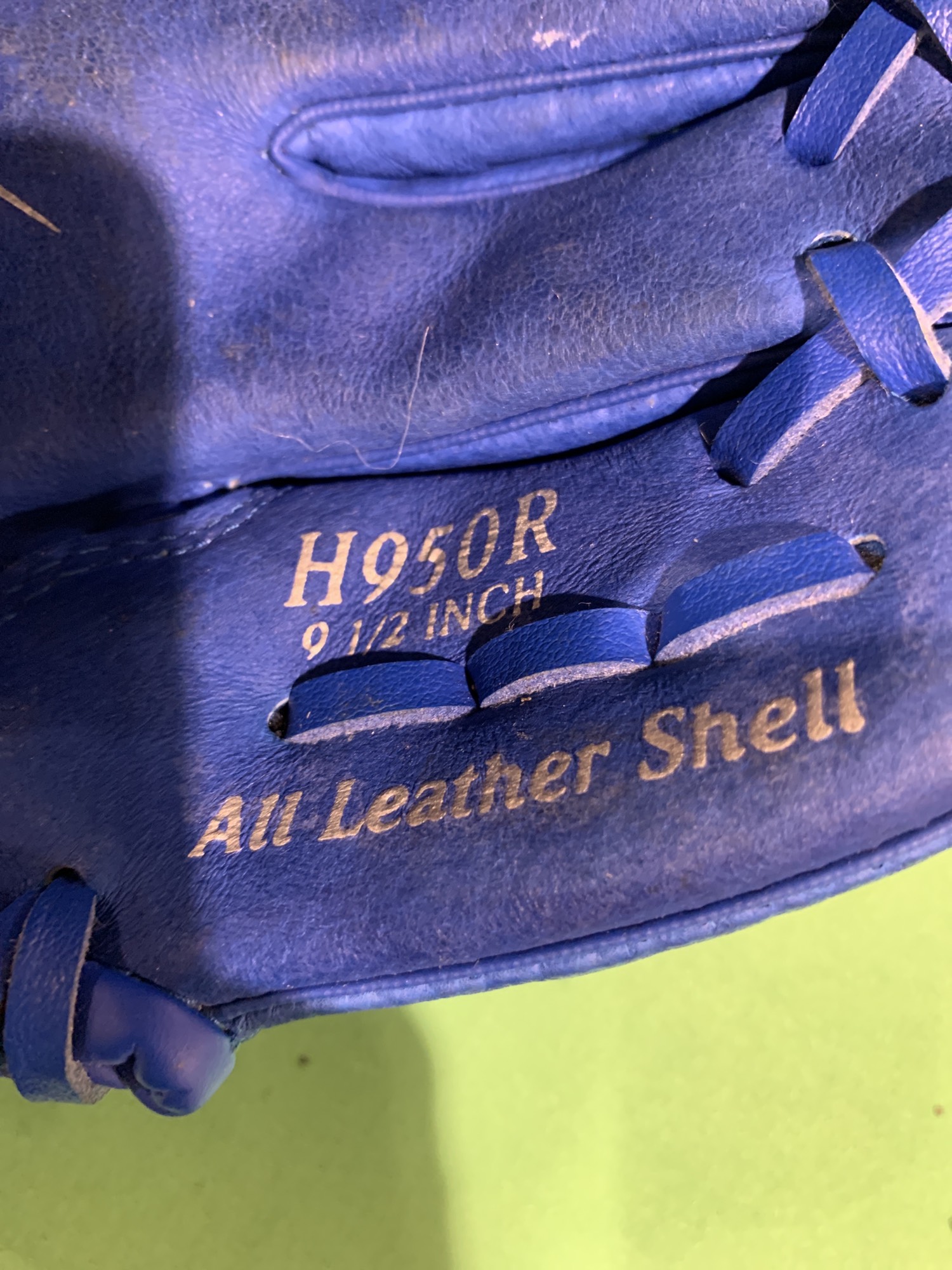 Used Rawlings Highlight Series RightHand Throw Infield Baseball Glove