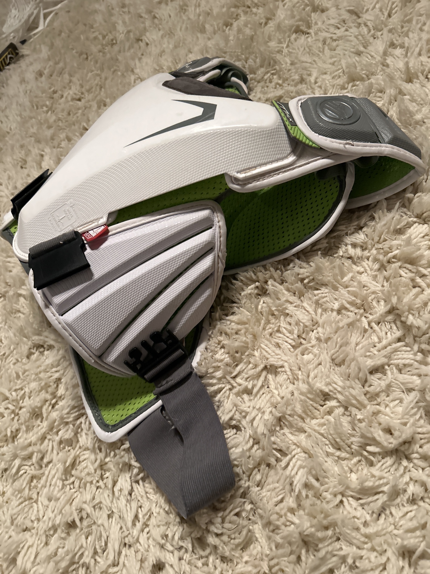 Adult Medium Maverik MAX EKG Shoulder Pads SidelineSwap