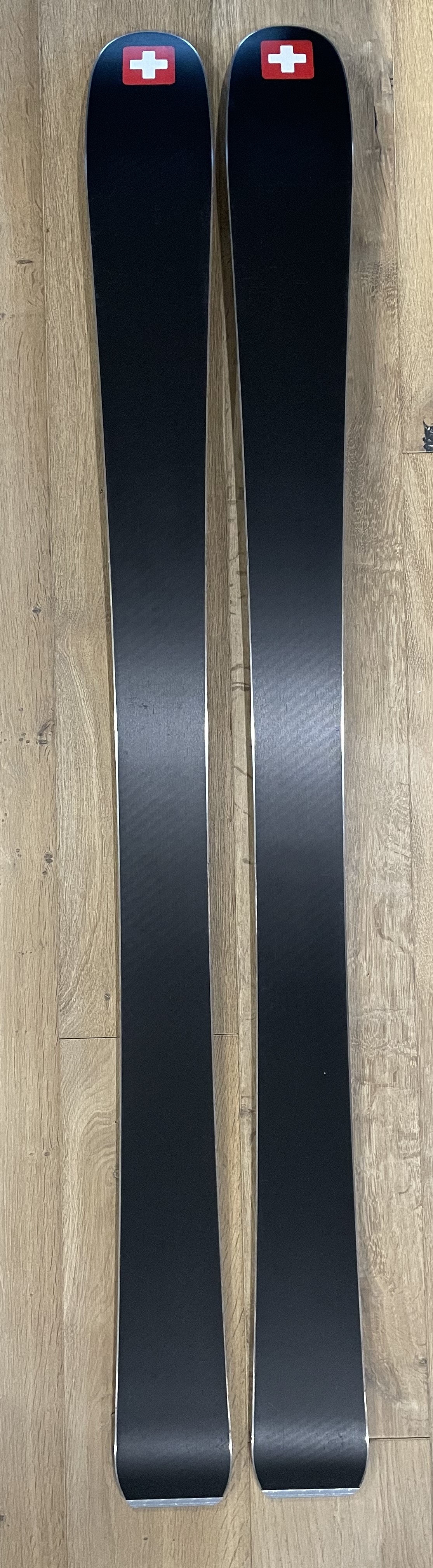 Used Women's 2022 Stockli 156 cm Powder Skis Without Bindings