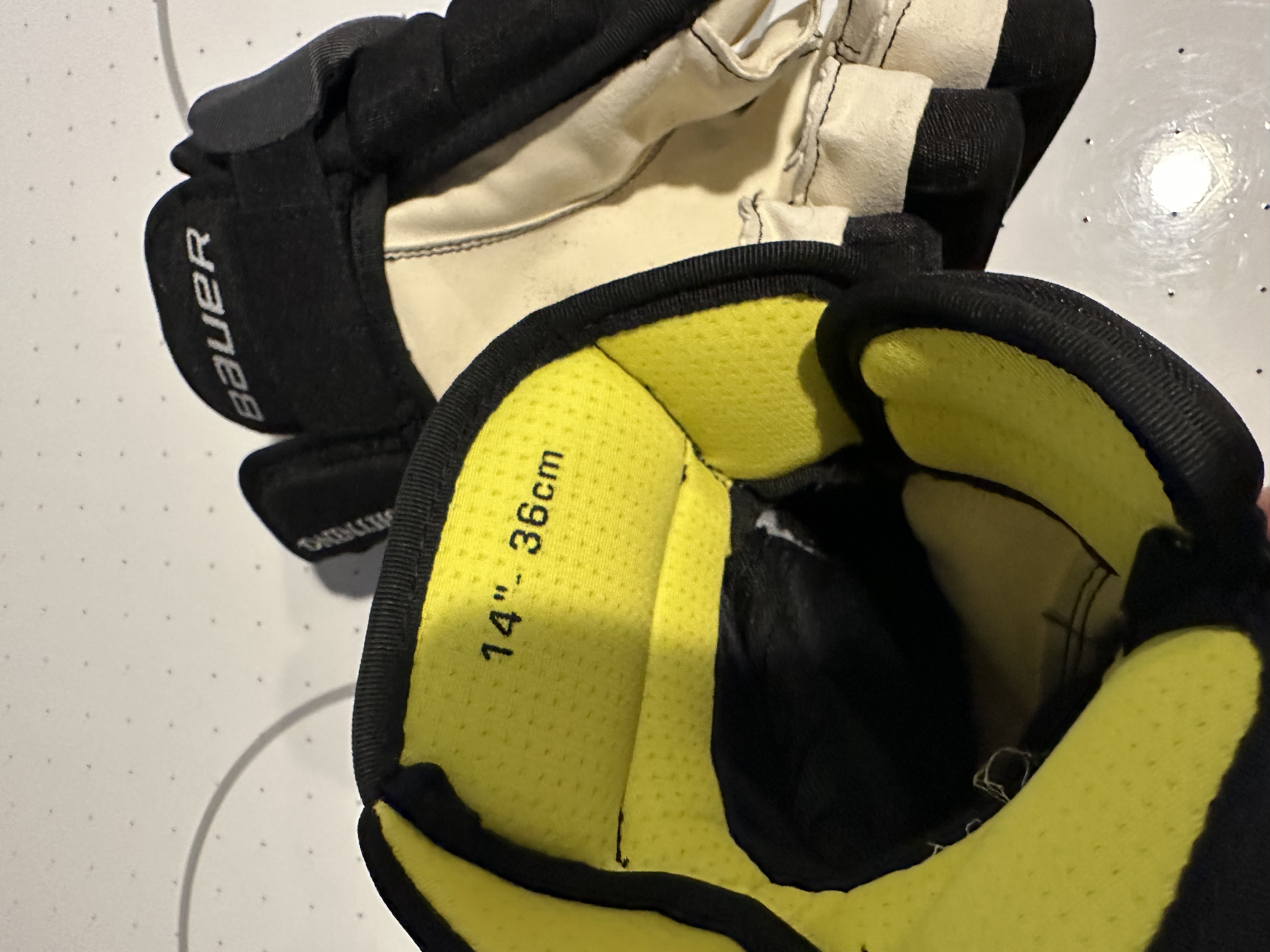 Tampa Bay Lightning 3rdBauer Supreme 1S Gloves 14" Pro Stock SidelineSwap