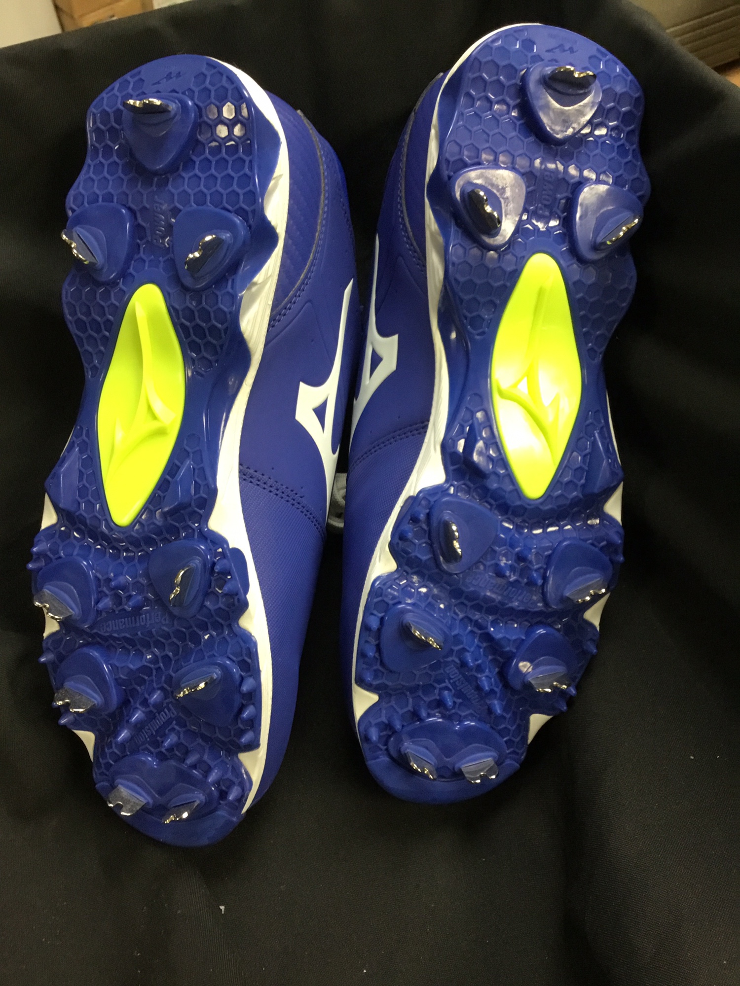 Mizuno 9Spike Swift 4 metal softball cleats sz 11W SidelineSwap