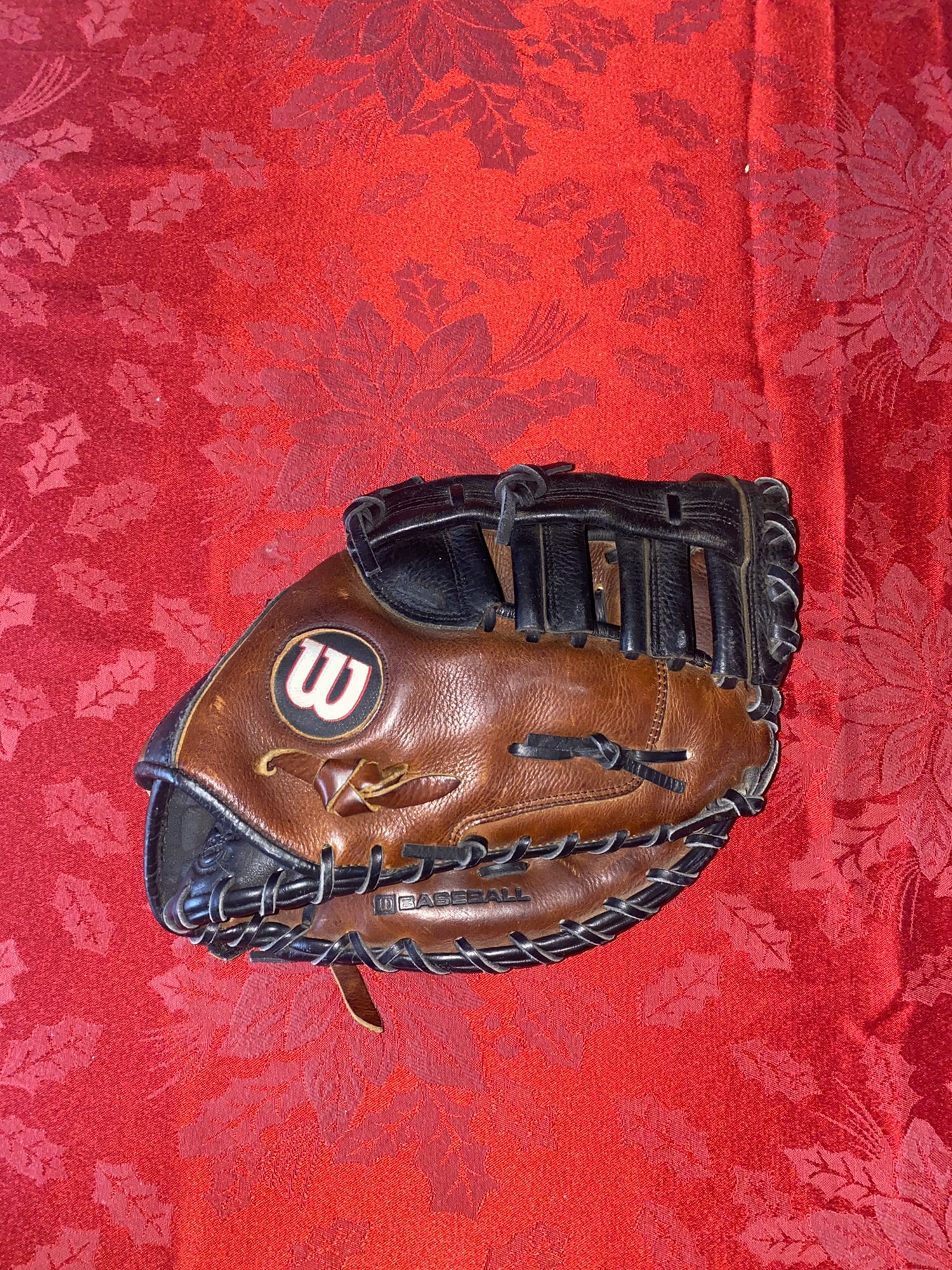 Wilson a900 First Basemen’s Glove SidelineSwap