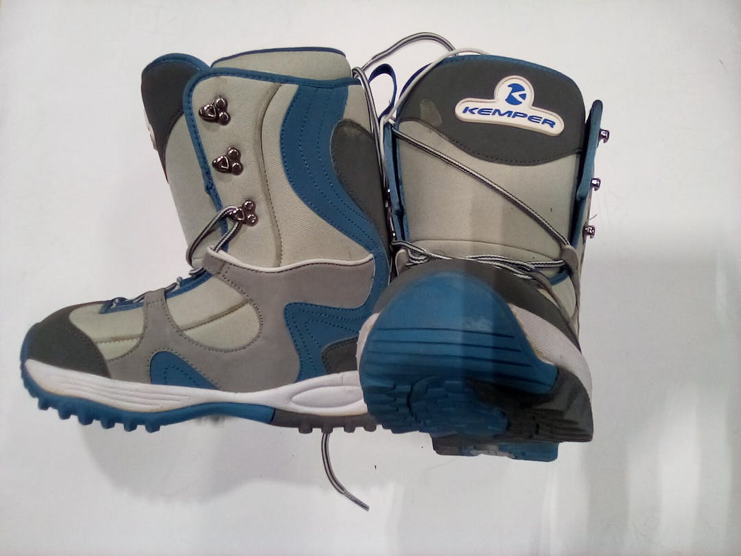 Used Kemper Blue Senior 9 Snowboard Womens Boots SidelineSwap