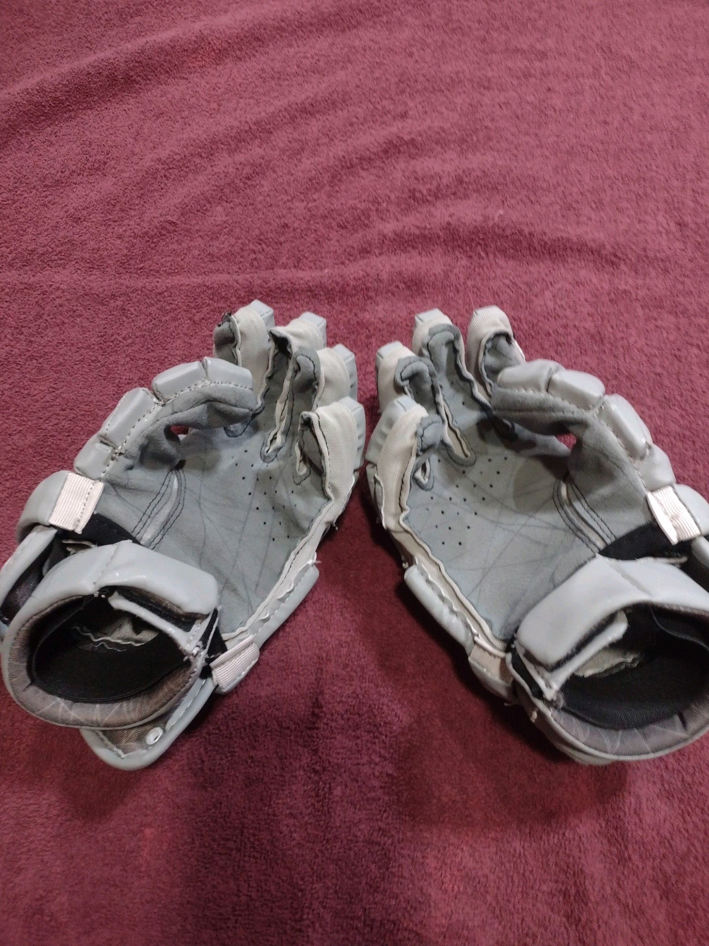 Used Player's STX 10" Surgeon 400 Lacrosse Gloves SidelineSwap