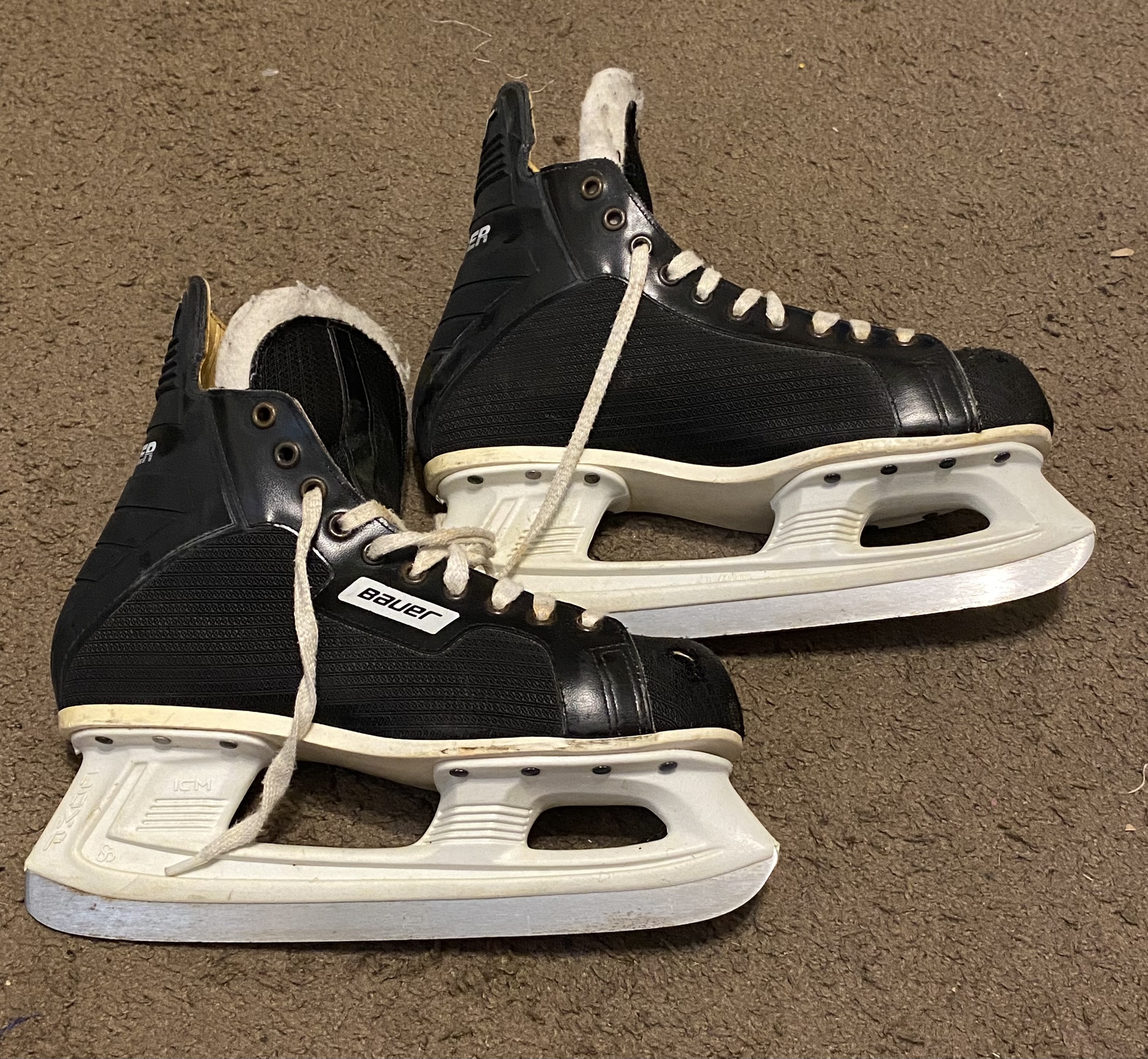 Bauer Charger Black Mens Ice Hockey Skates Size 9 433244 Made in Canada