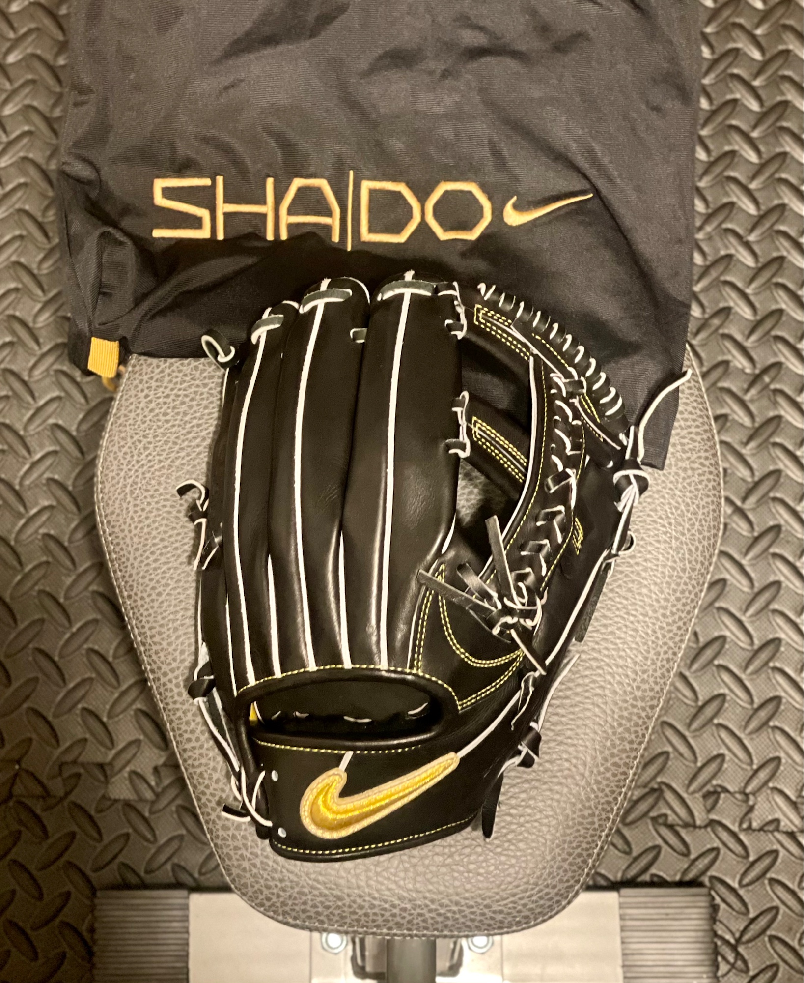 New Infield 11.75" Shado Elite J Baseball Glove SidelineSwap