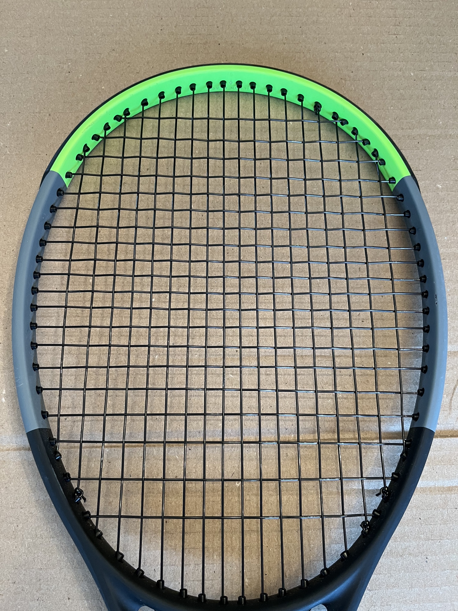 Wilson Blade 98 V7 18x 20 4 3/8 Tennis Racquet (Almost New