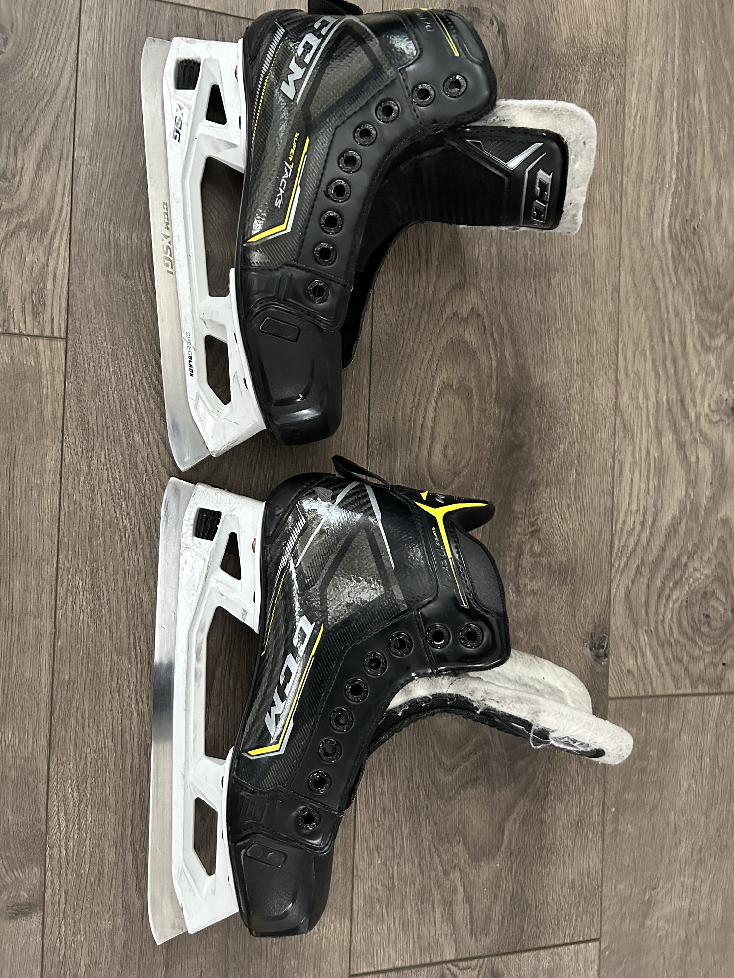 Used CCM Regular Width Size 4 Super tacks 9370 Hockey Goalie Skates