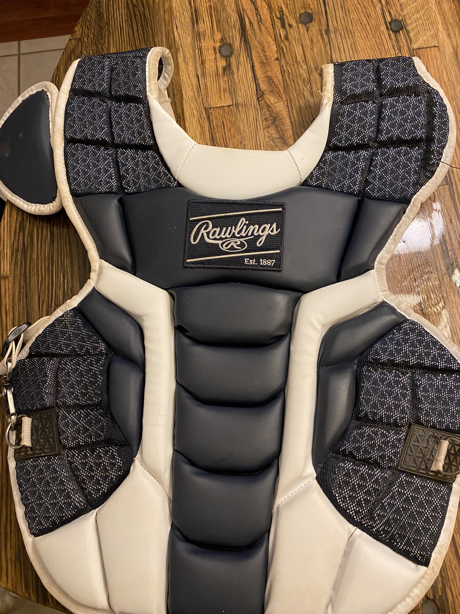Rawlings 15.5 INTERMEDIATE Chest protector | SidelineSwap