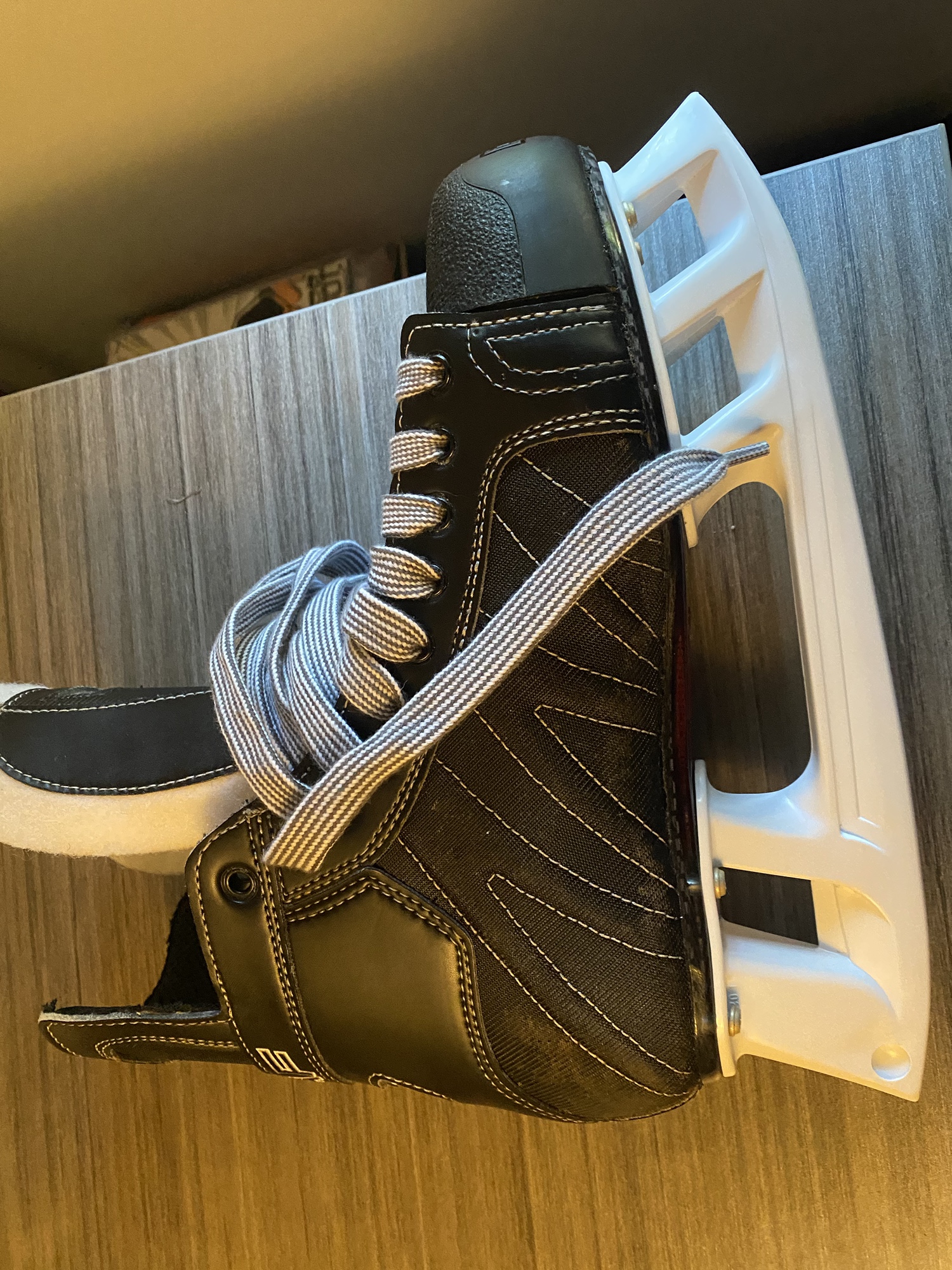 New Graf Ultra G5 Hockey Skates 9.5 W w/ Stepsteel SidelineSwap