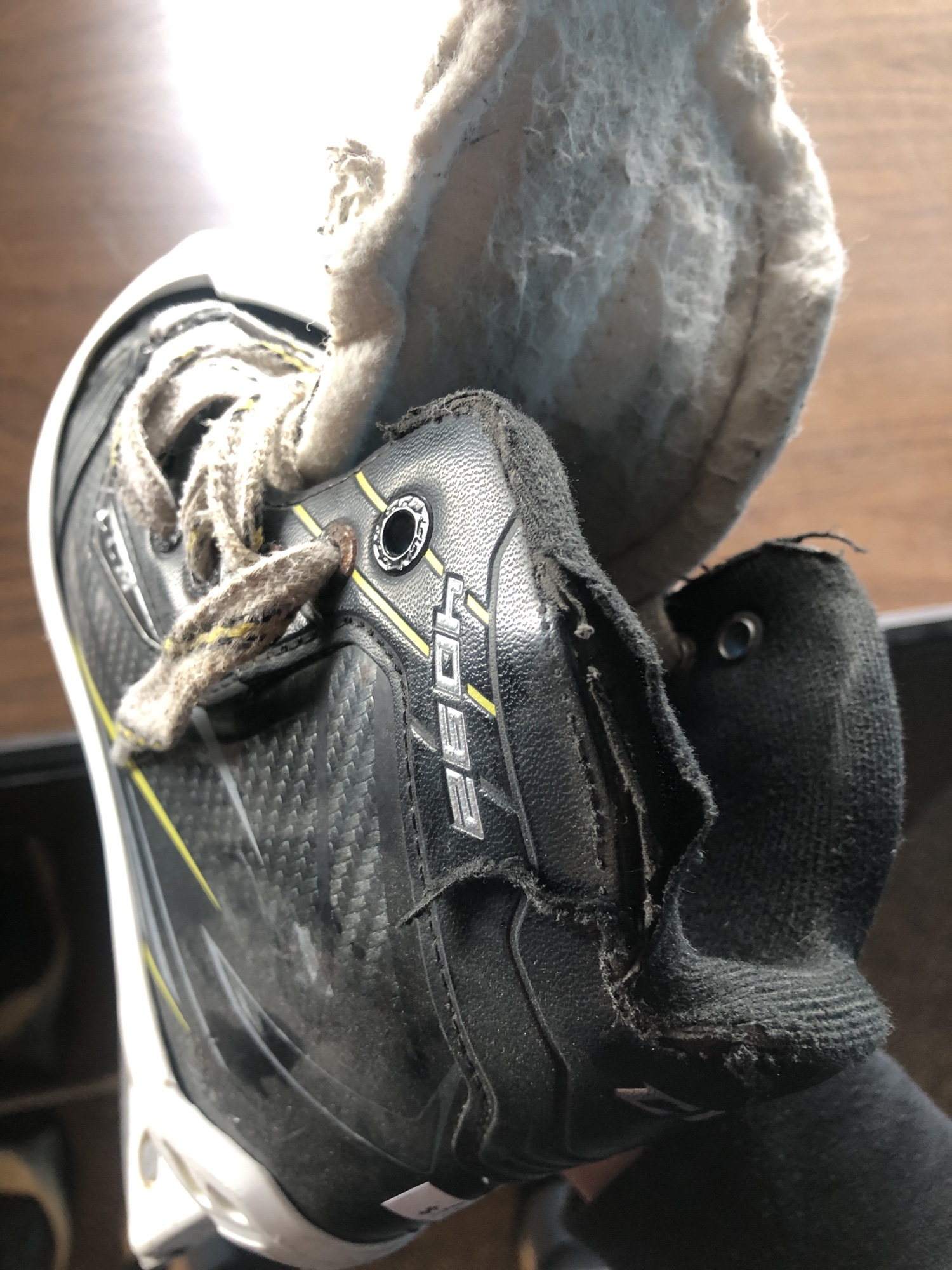 Junior CCM Regular Width Size 1 Tacks 4092 Hockey Goalie Skates