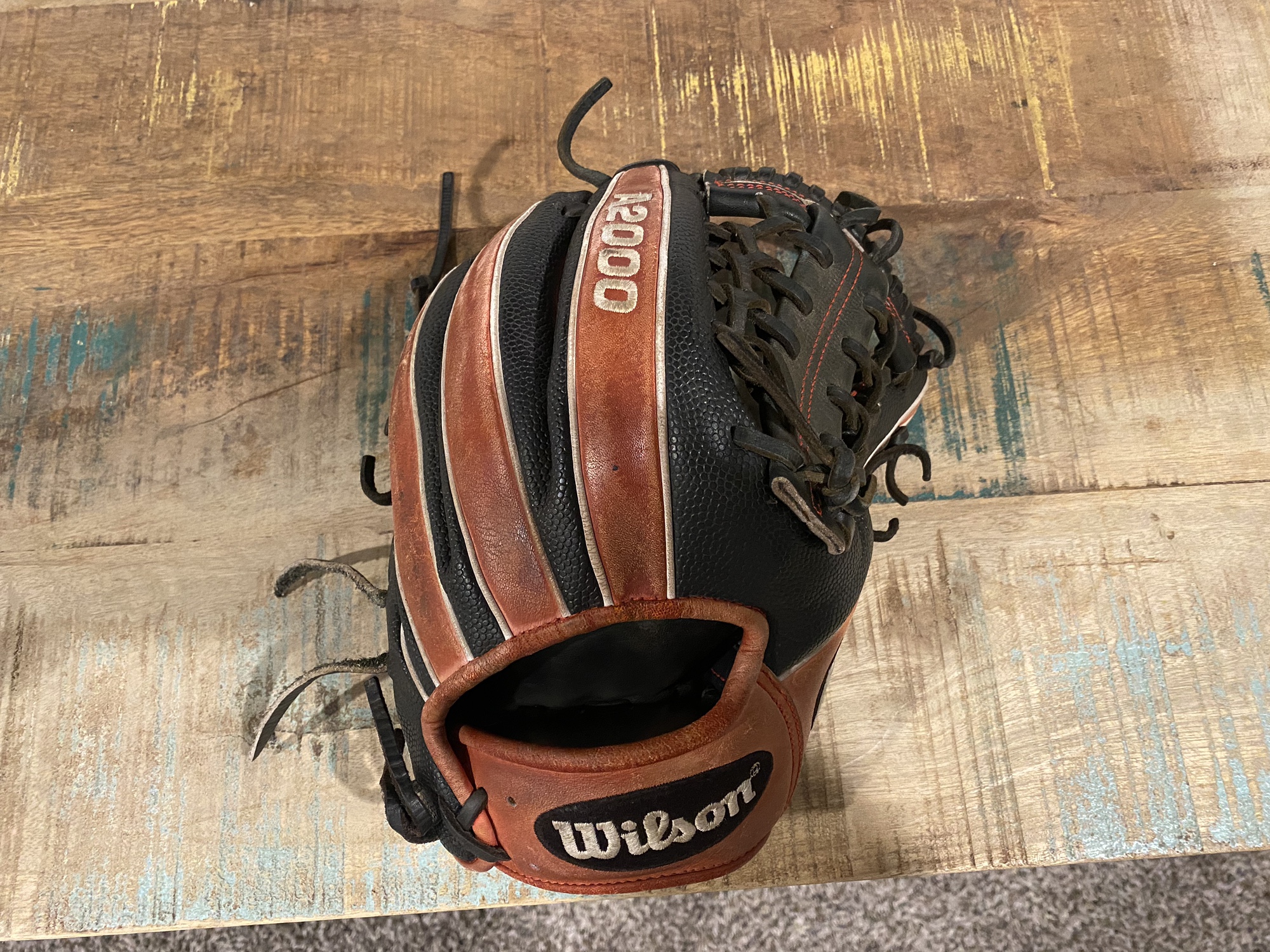 Used Infield 11.5" A2000 1789 Baseball Glove SidelineSwap
