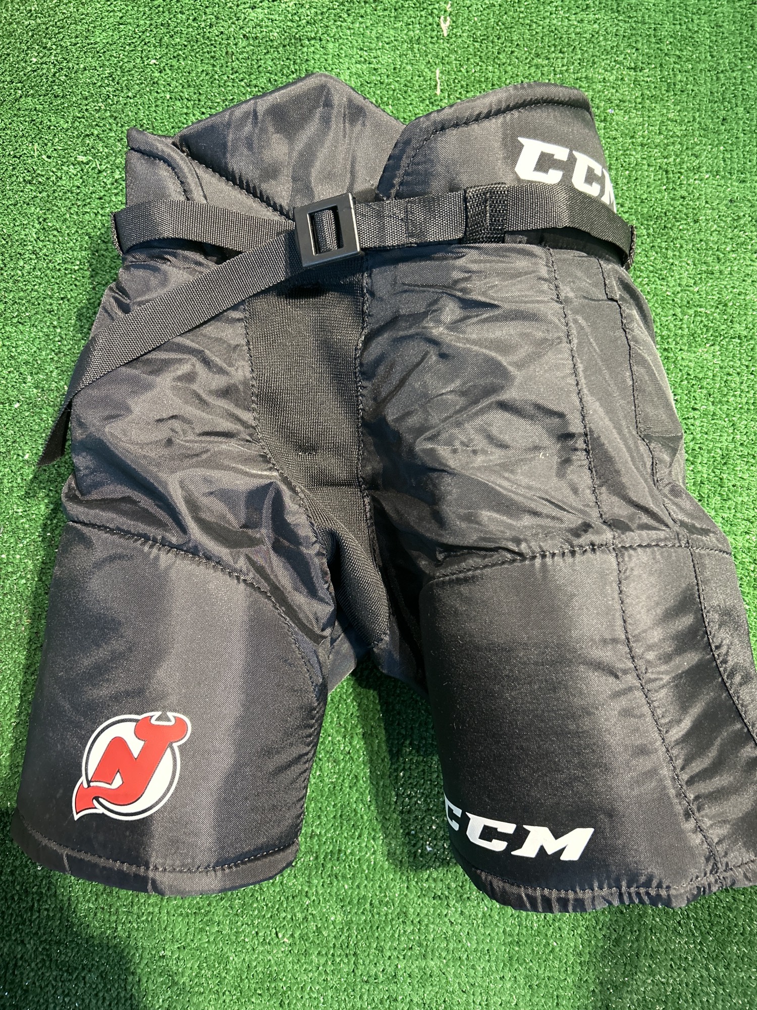 Youth Medium CCM LTP Hockey Pants SidelineSwap