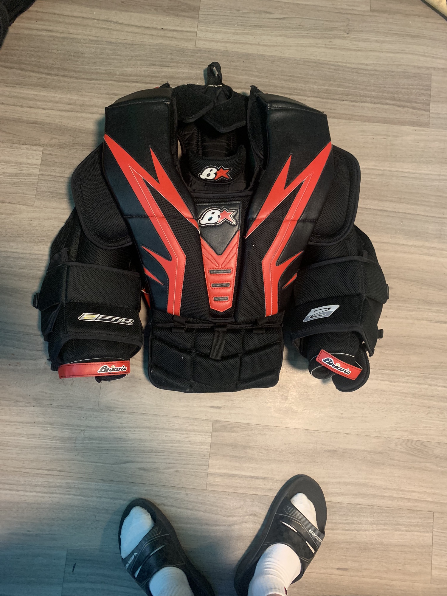 New Medium Brian's Pro Stock Optik 2 Goalie Chest Protector SidelineSwap