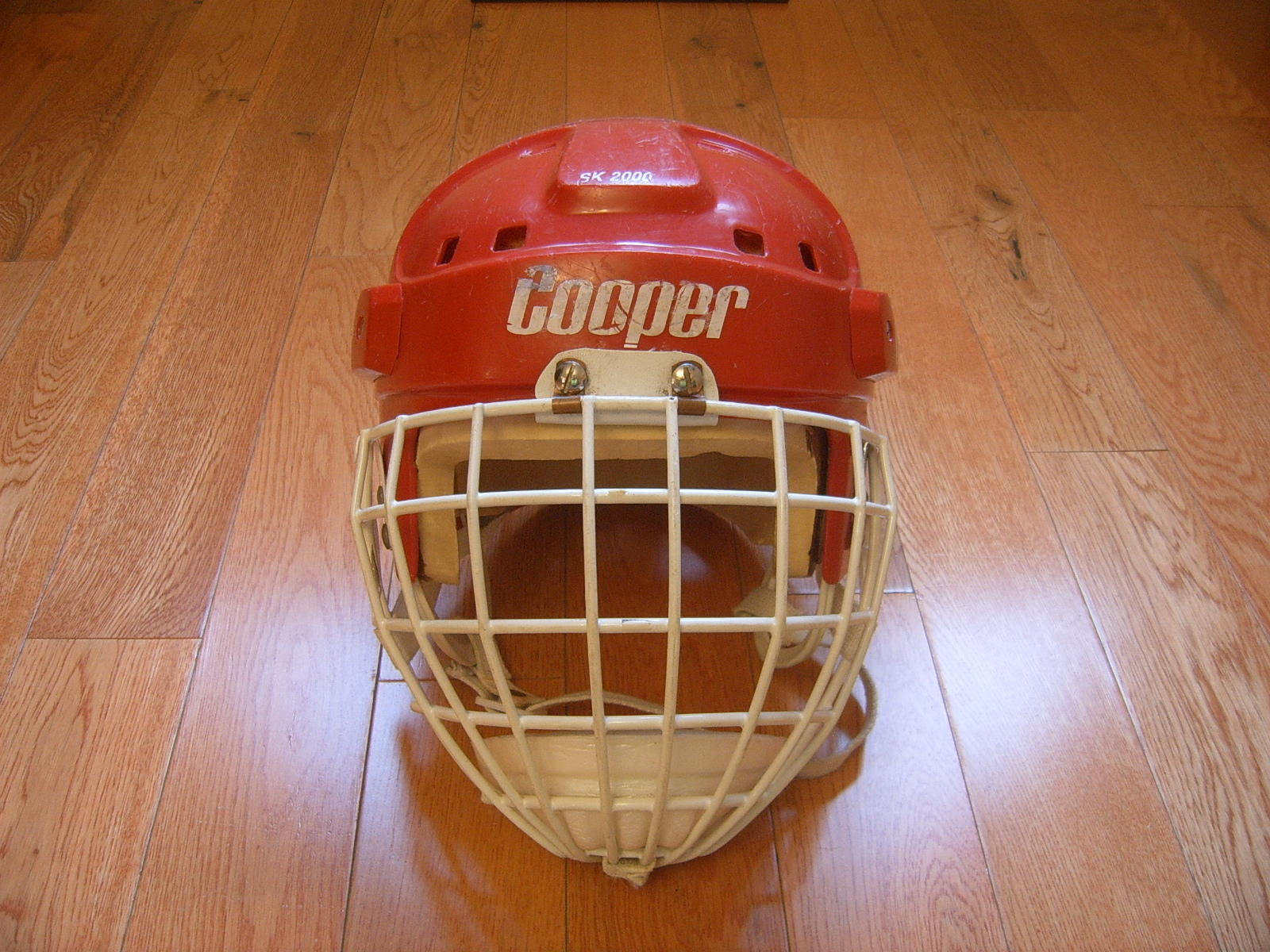 Hockey HelmetVintage Cooper SK2000 Small or Medium Hockey Helmet w