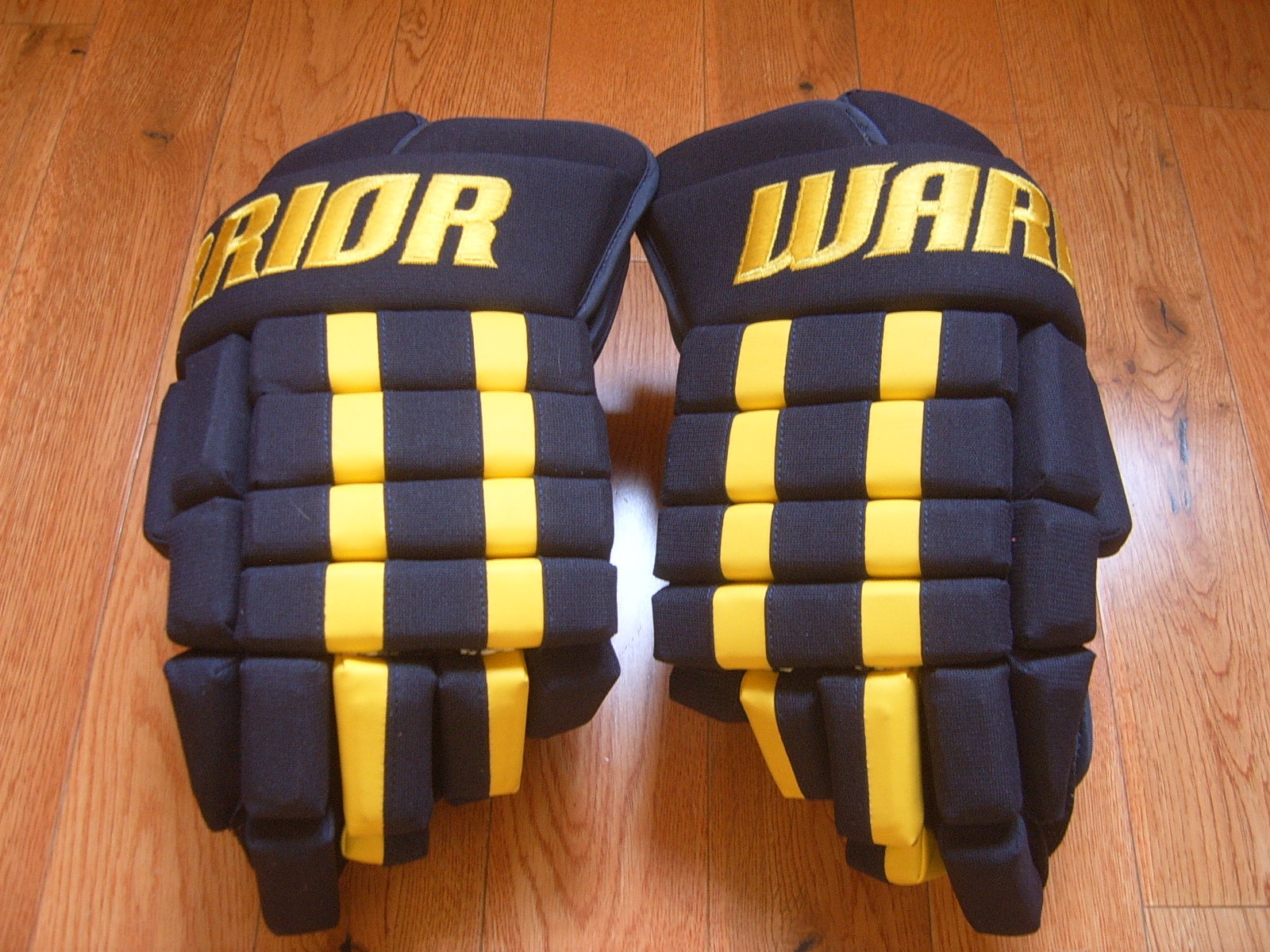 Hockey GlovesExcellent Condition Warrior Pro Series II Gloves 15" Navy