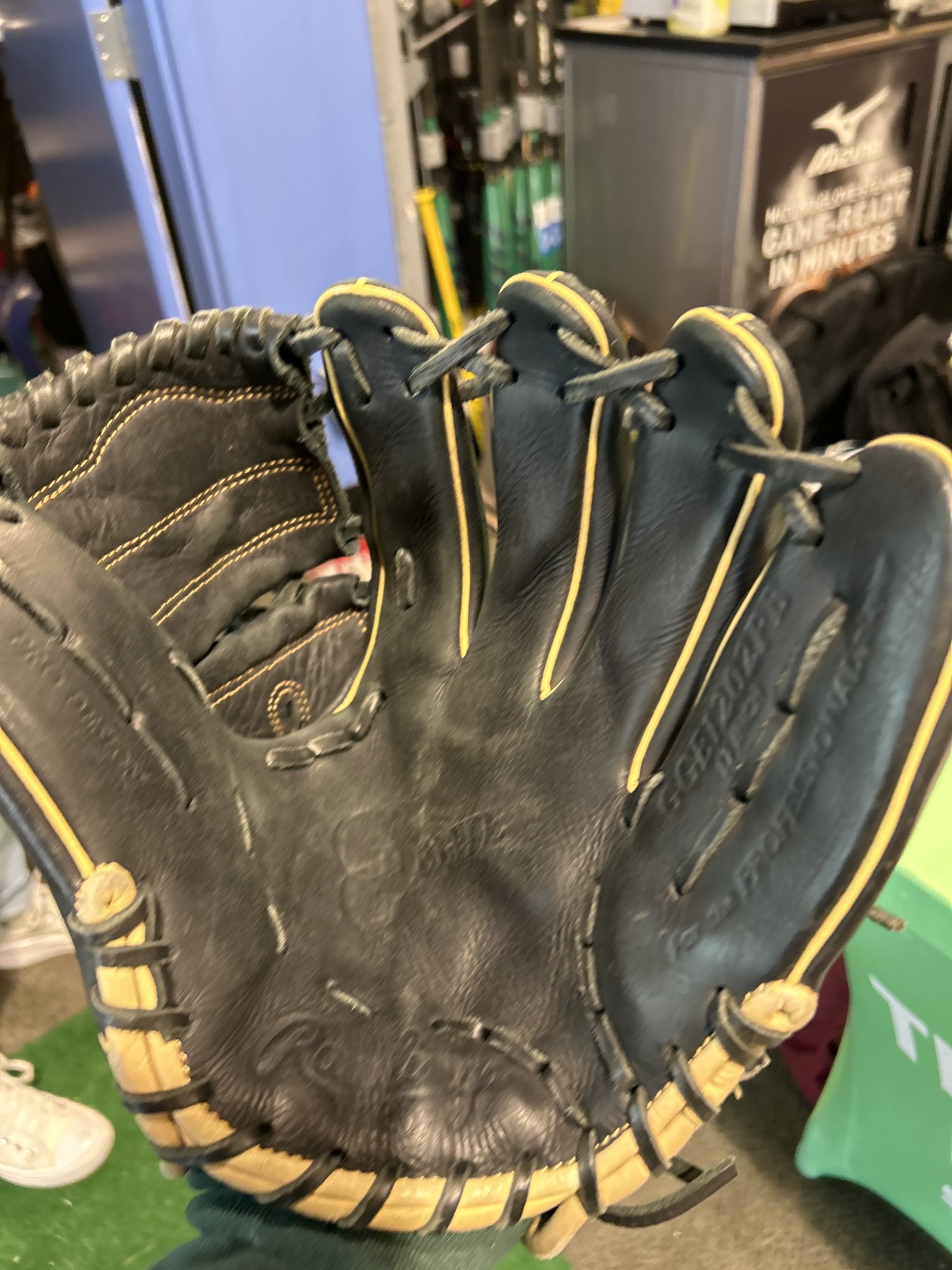 Used Rawlings Gold Glove Elite Right Hand Throw Infield Baseball Glove