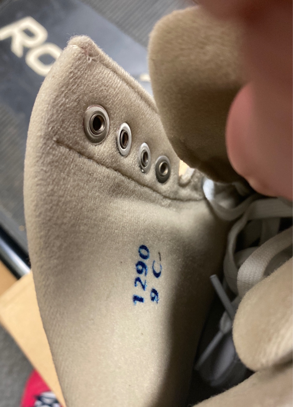 MISMATE Don Jackson Excel Used White Size 8 & 9 Figure Skates