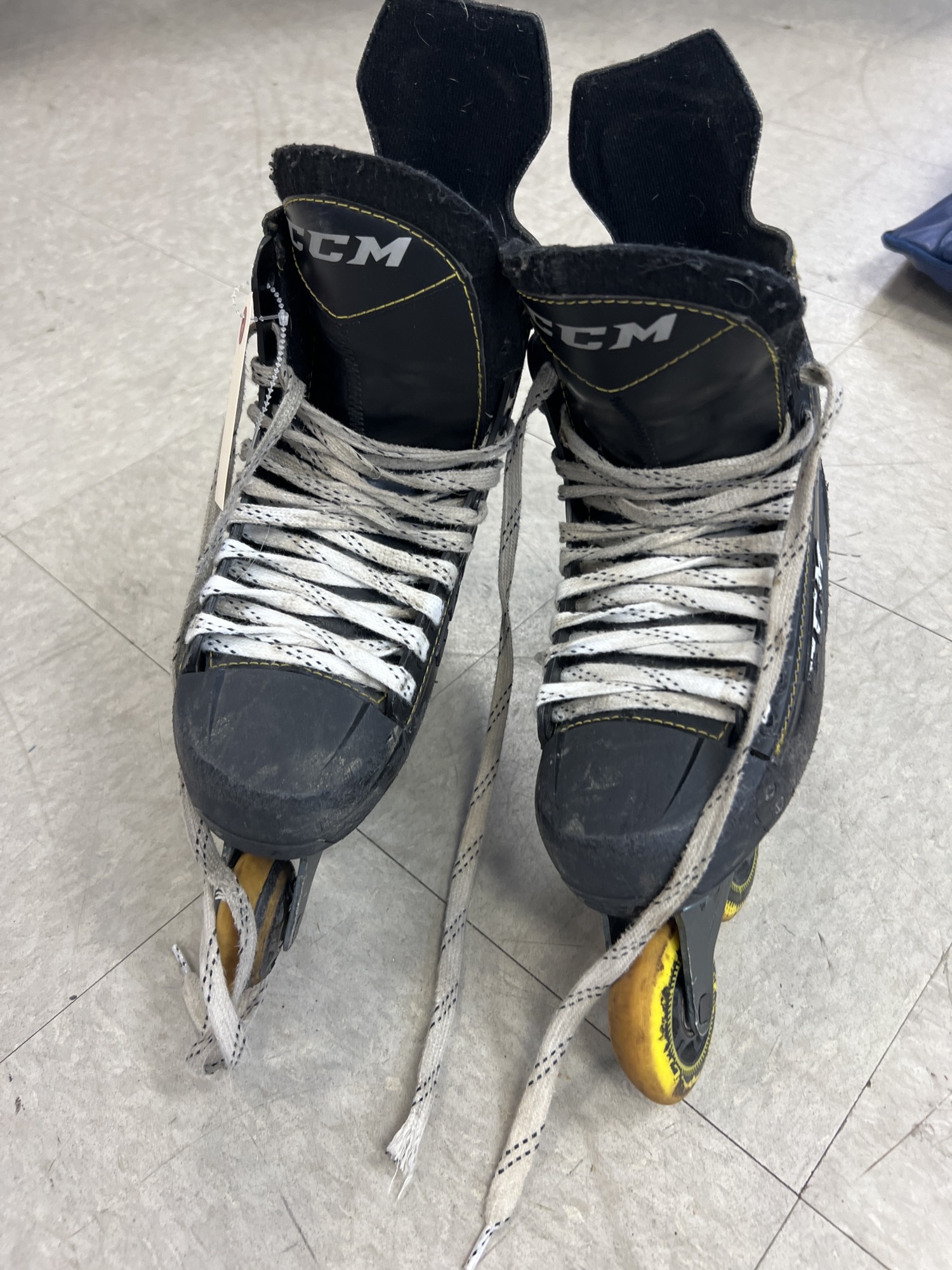 Used CCM Super Tacks 9350 Inline Skates D&R (Regular) 6.0 SidelineSwap