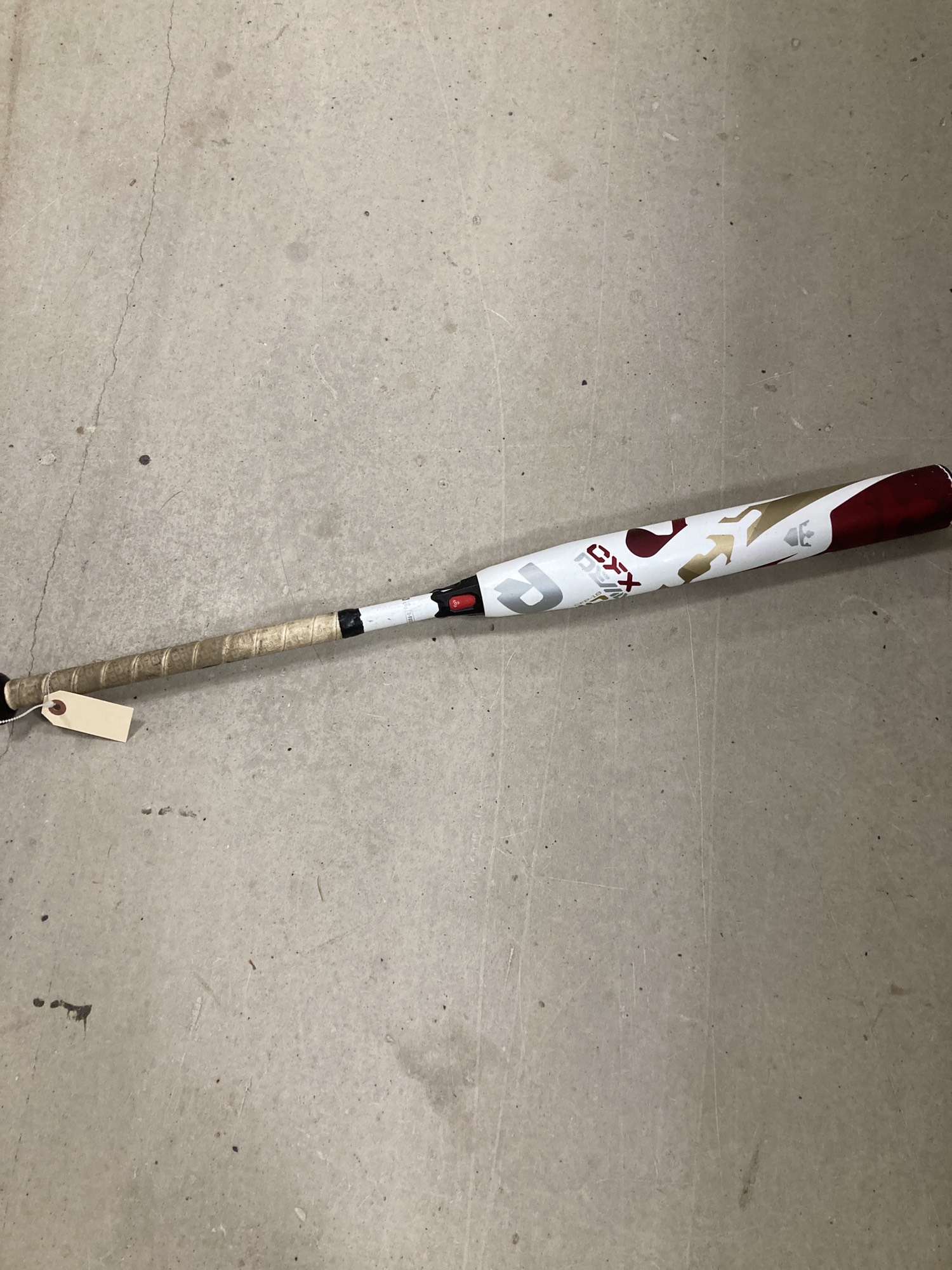 Used 2018 DeMarini CFX Composite Bat 10 23OZ 33" SidelineSwap