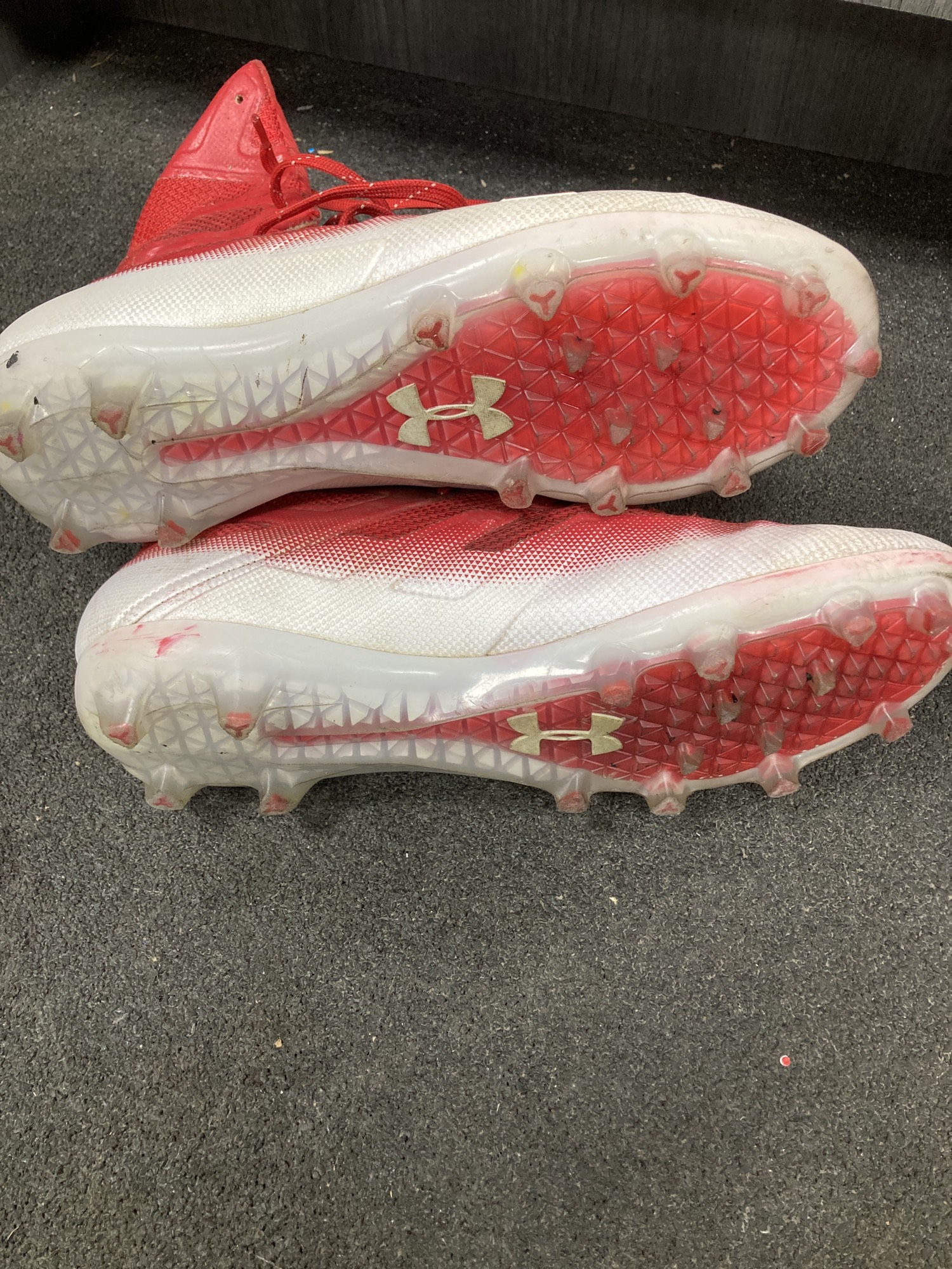 Used Men's 10.5 (W 11.5) Molded Under Armour Highlight Cleats