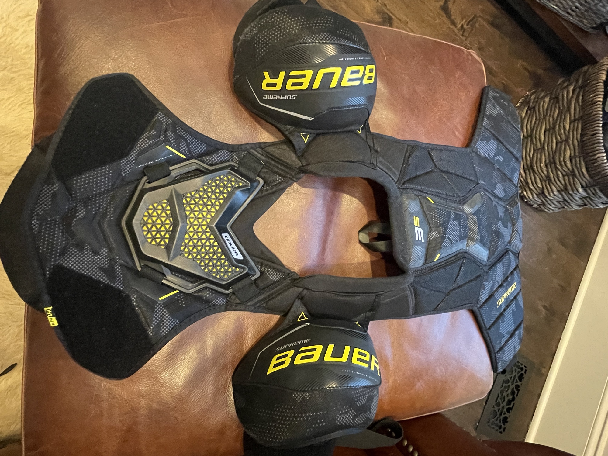 Intermediate Medium Bauer Supreme 3S Shoulder Pads SidelineSwap