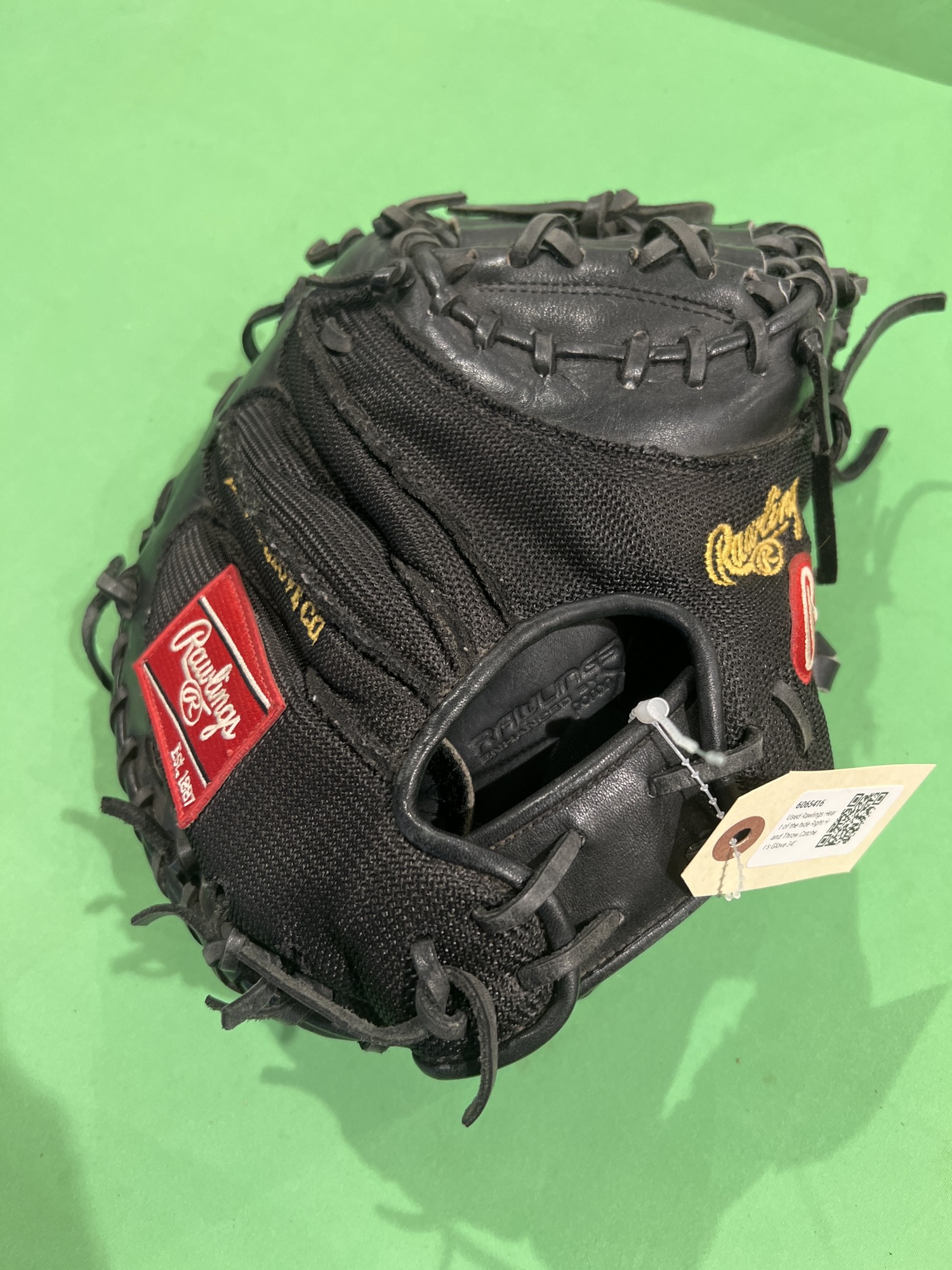 Used Rawlings Heart of the hide Right Hand Throw Catcher's Glove 34