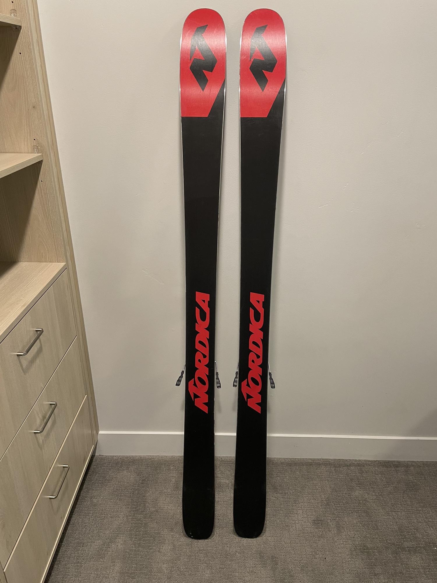 2022 Nordica Enforcer 100 Skis (179cm) with Marker Griffon