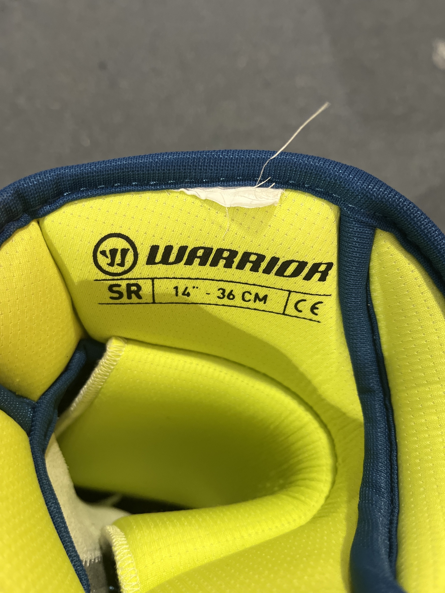 New RARE Warrior LX PRO Pro Stock Gloves Colorado Avalanche Sakic 14