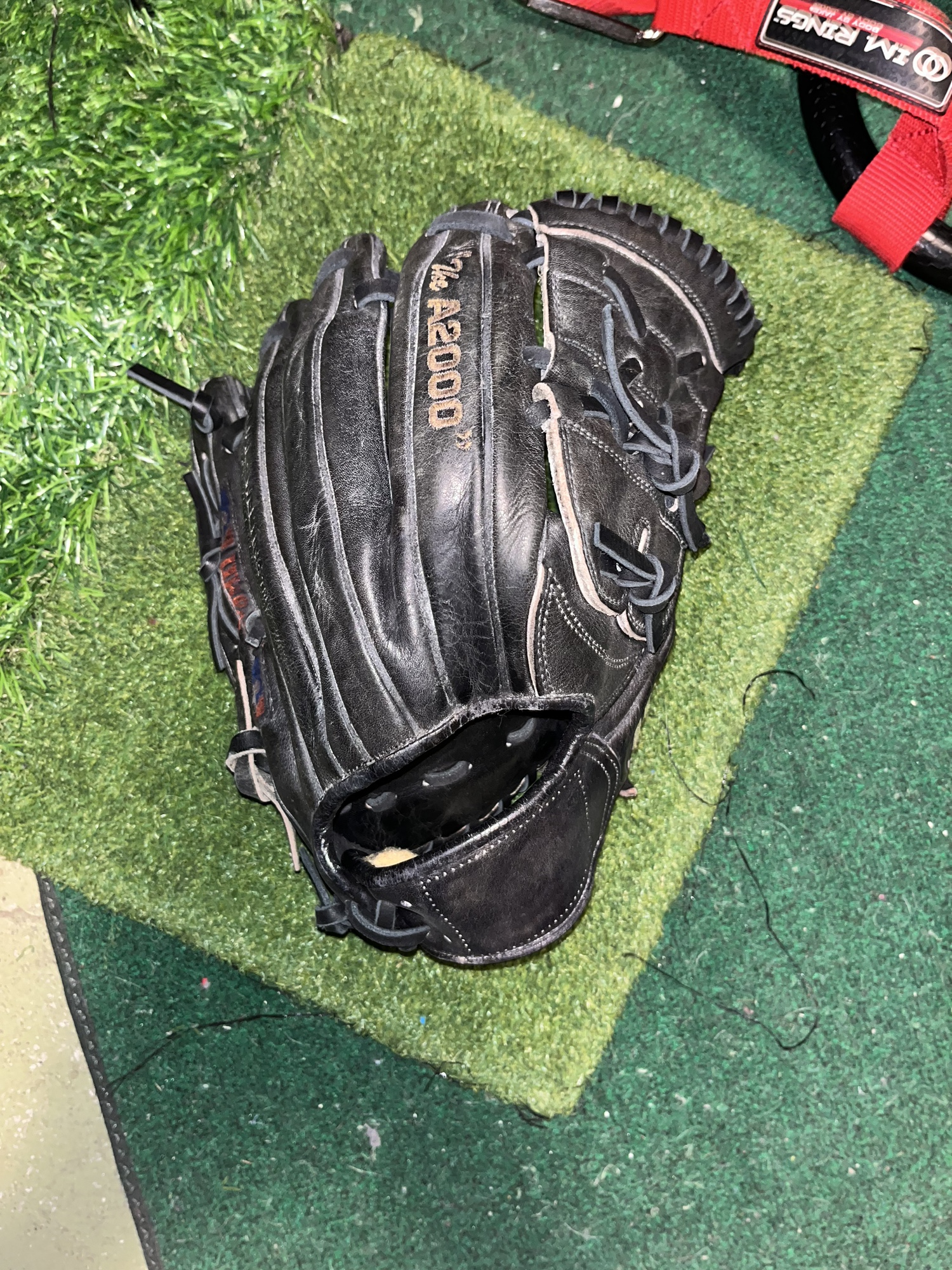 Used Pitcher's A2000 Baseball Glove SidelineSwap