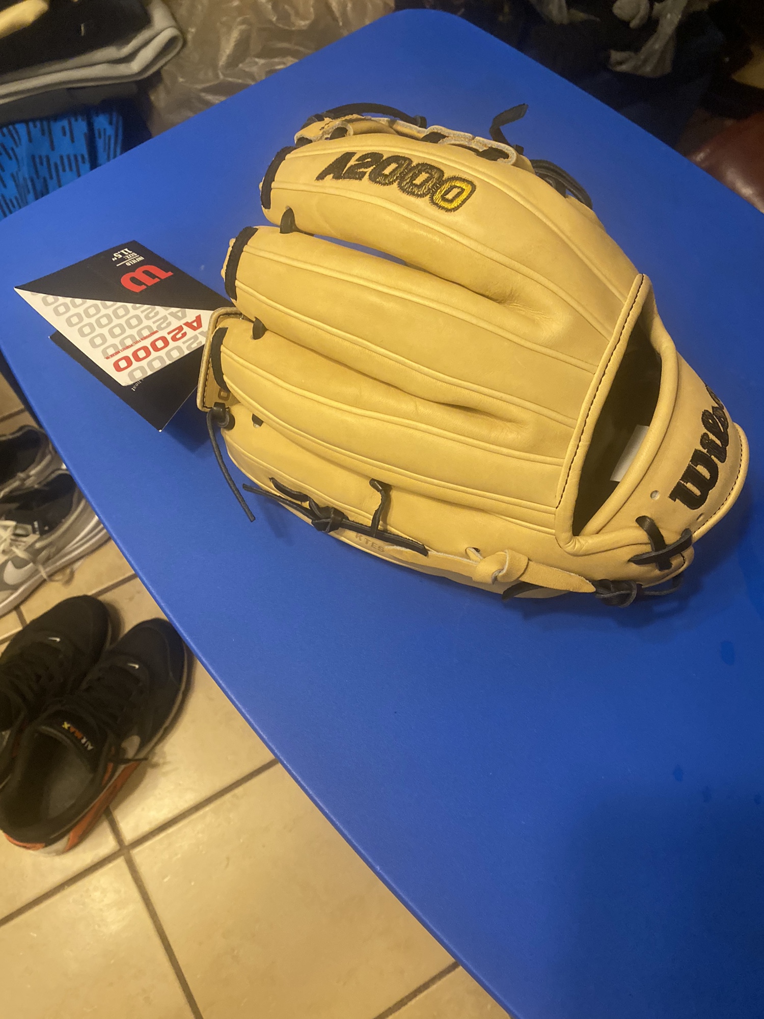 New Infield 11.5" A2000 Baseball Glove SidelineSwap