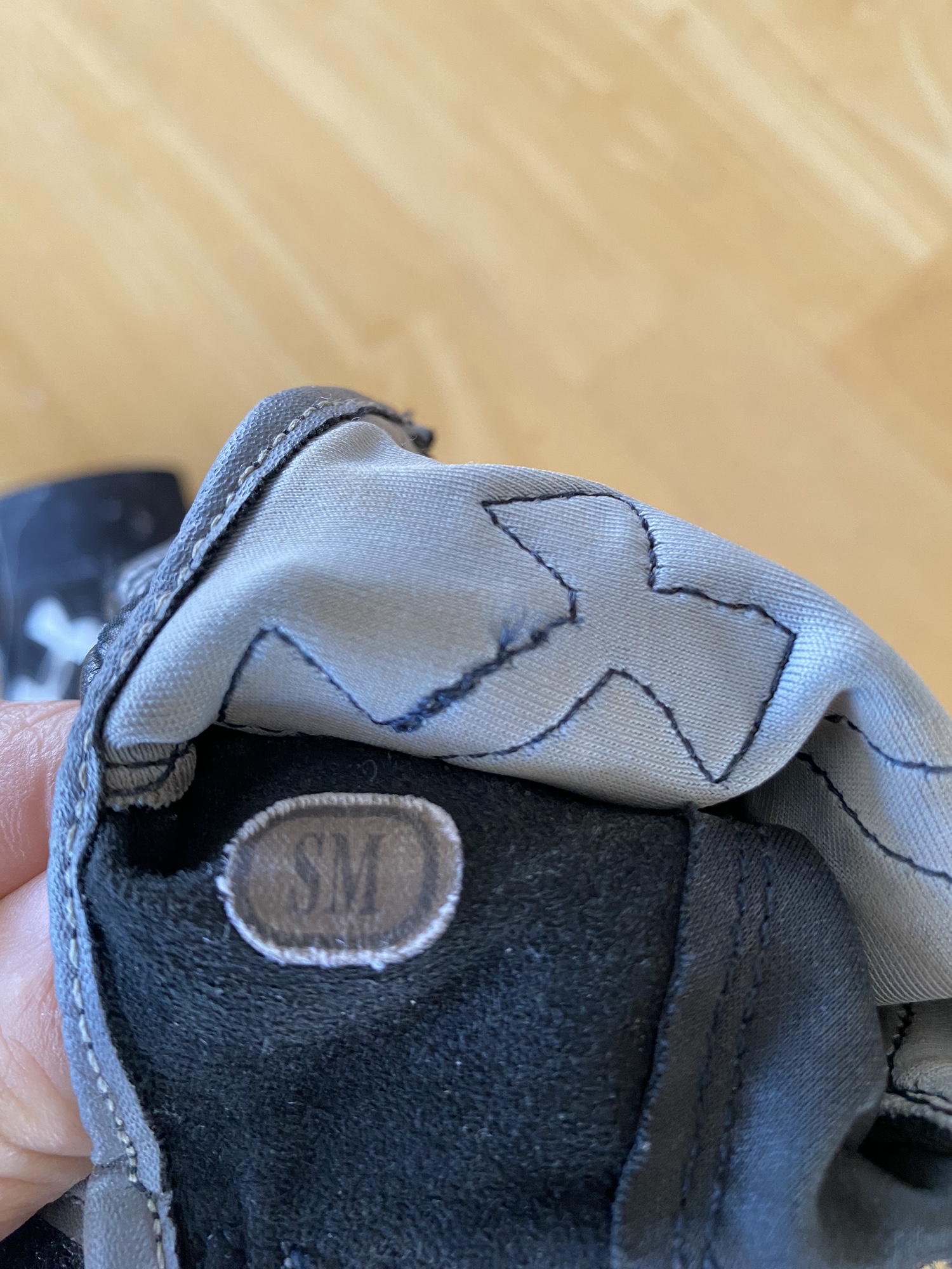 Used Medium Under Armour Batting Gloves SidelineSwap