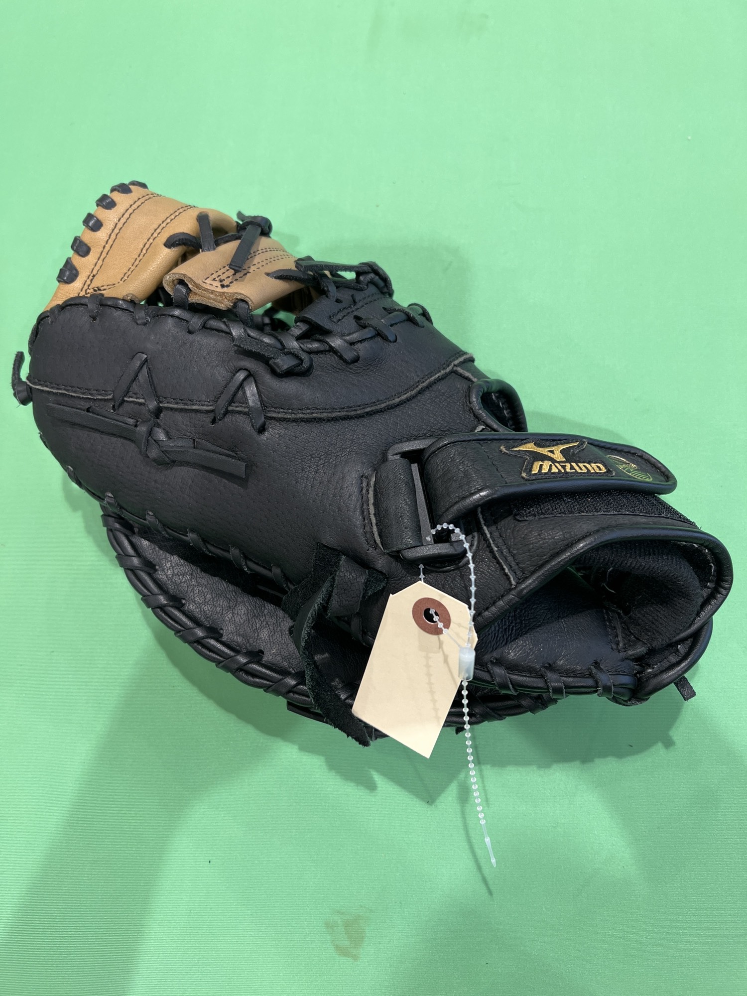 Used Mizuno Power close Left Hand Throw First Base Baseball Glove 12