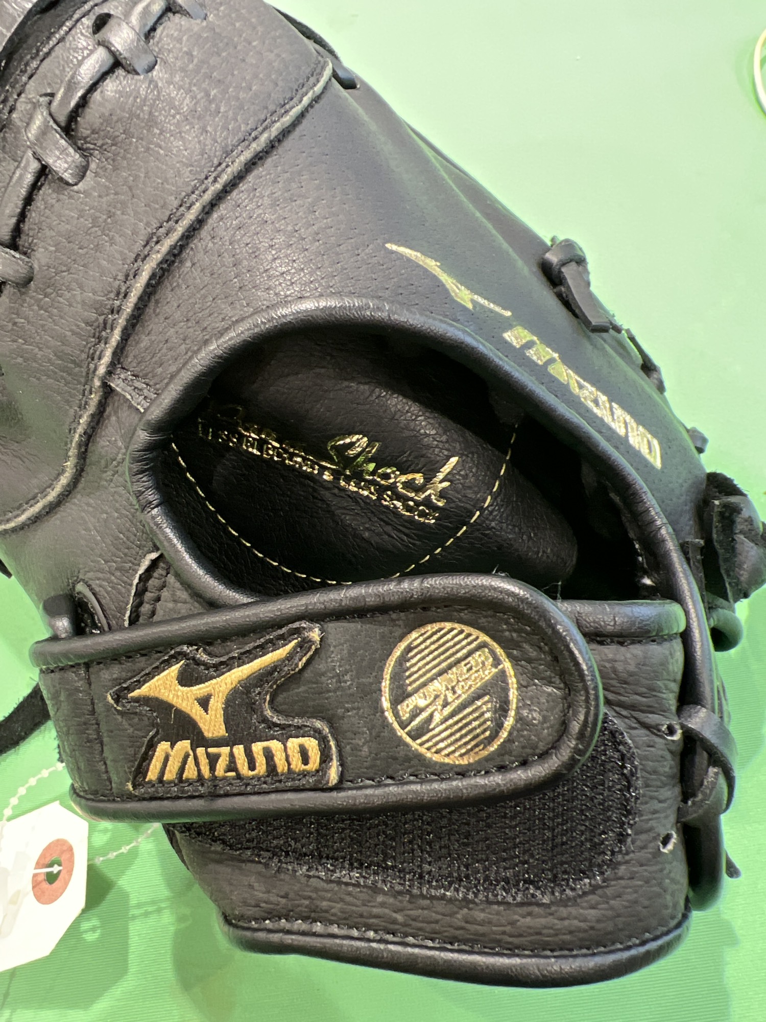 Used Mizuno Power close Left Hand Throw First Base Baseball Glove 12
