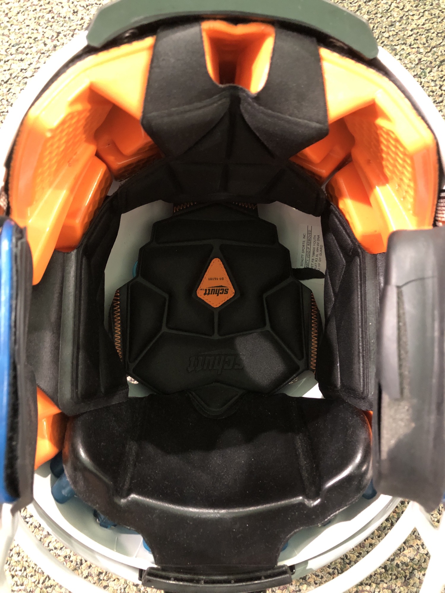 Used Extra Large Schutt Helmet Recruit R3 SidelineSwap