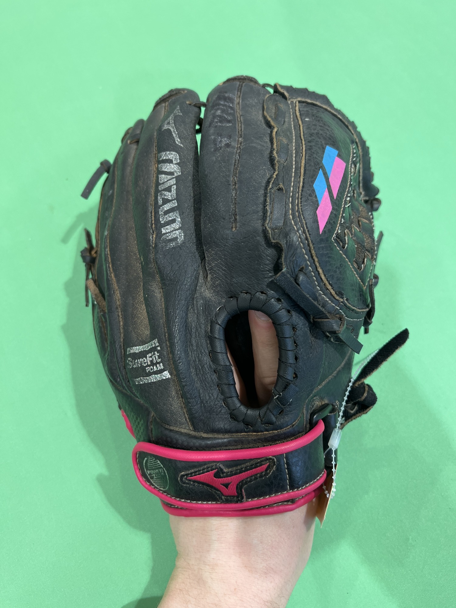 Used Mizuno Finch Right Hand Throw Infield Softball Glove 11.5
