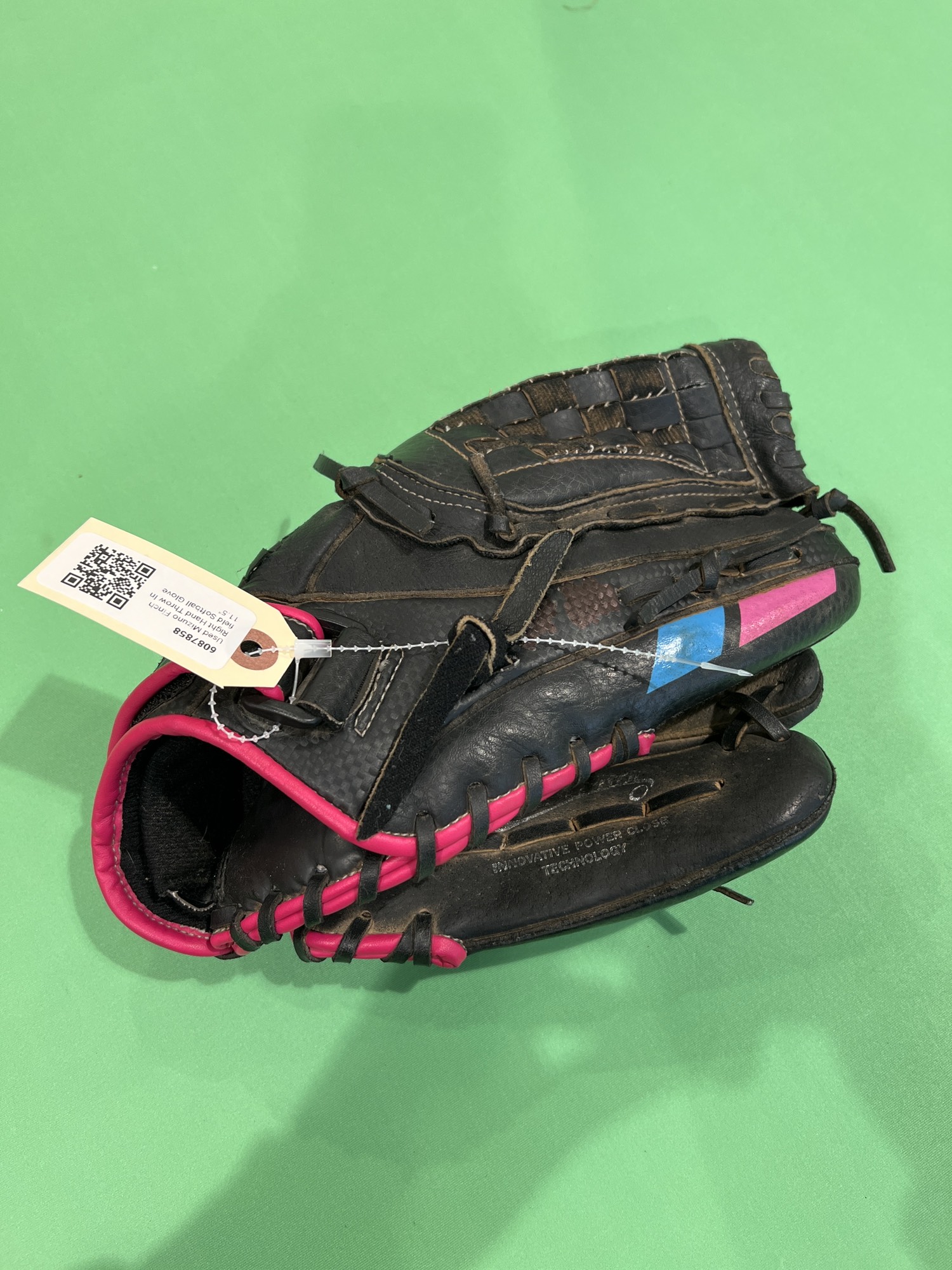 Used Mizuno Finch Right Hand Throw Infield Softball Glove 11.5