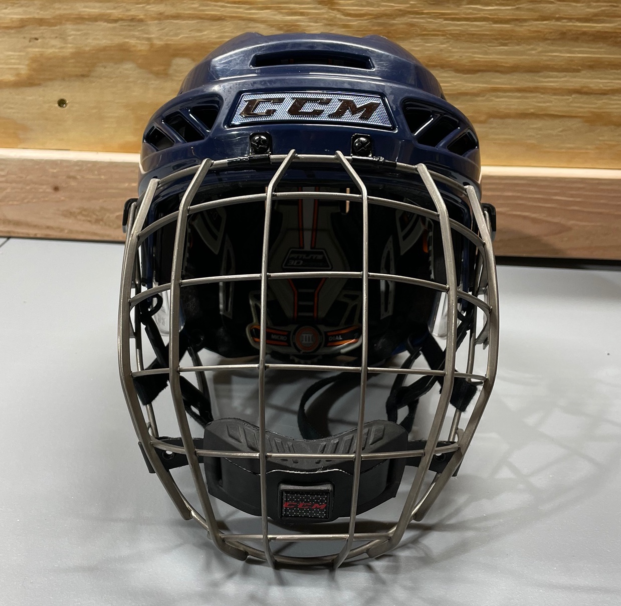 CCM Fitlite 3DS Helmet W/ (hard to find) Fitlite Titanium cage. Large ...
